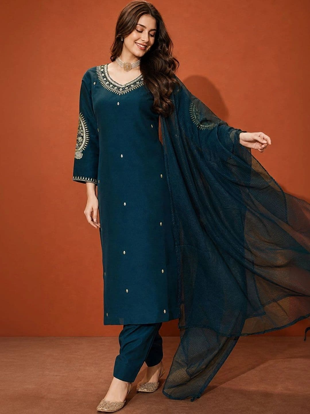 SAINOOR Women Ethnic Motifs Embroidered Regular Patchwork Kurta with Trousers & With Dupatta thumbnail 7
