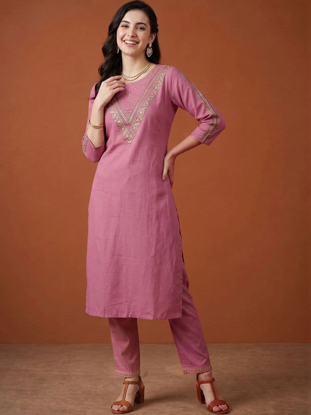 SAINOOR Women Ethnic Motifs Embroidered Regular Kurta with Trousers & With Dupatta thumbnail 4
