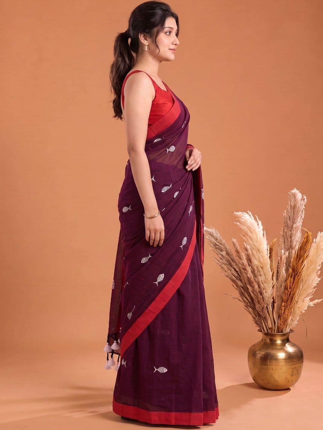 KALINI Ethnic Motifs Embroidered Pure Cotton Saree thumbnail 3