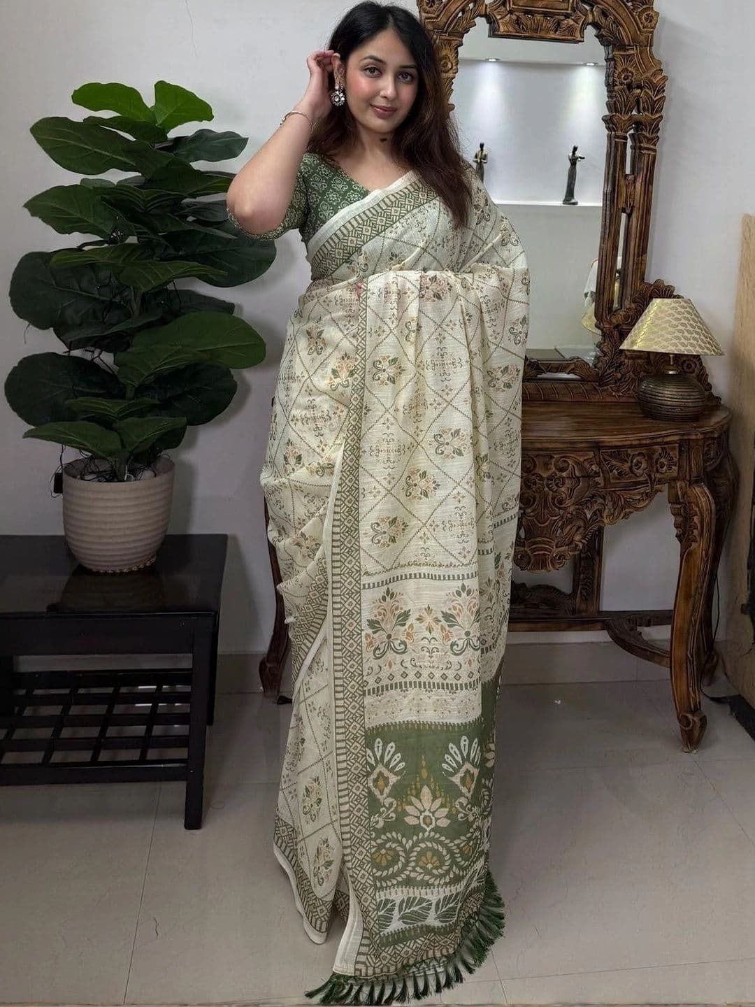 Swaraas Pure Linen Saree - view 1