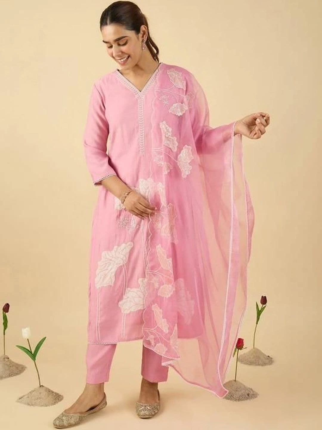 HAMSIKA Women Ethnic Motifs Embroidered Regular Thread Work Kurta with Trousers & With Dupatta - view 1