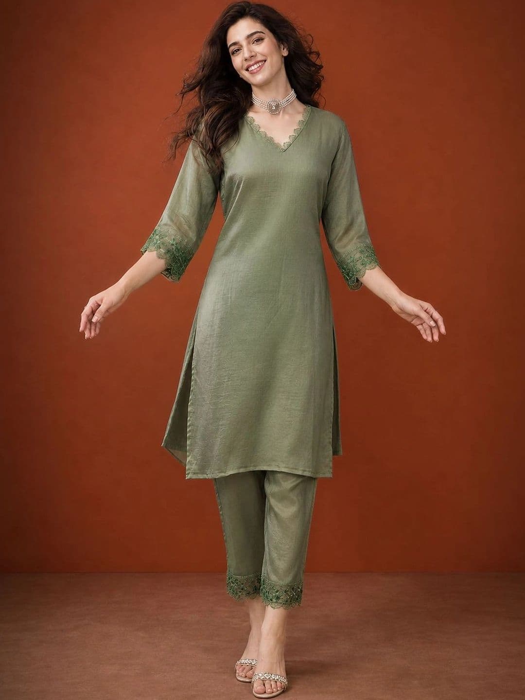 SAINOOR Women Regular Thread Work Kurta Set thumbnail 3