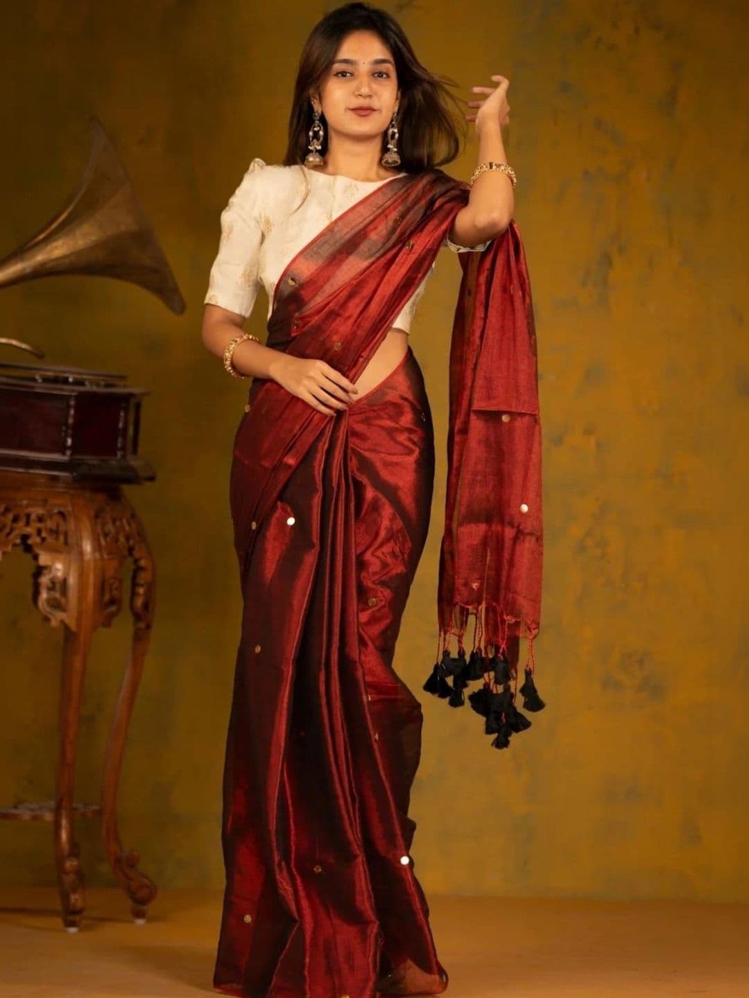 Sangria Ethnic Motifs Sequinned Tissue Chanderi Saree thumbnail 5