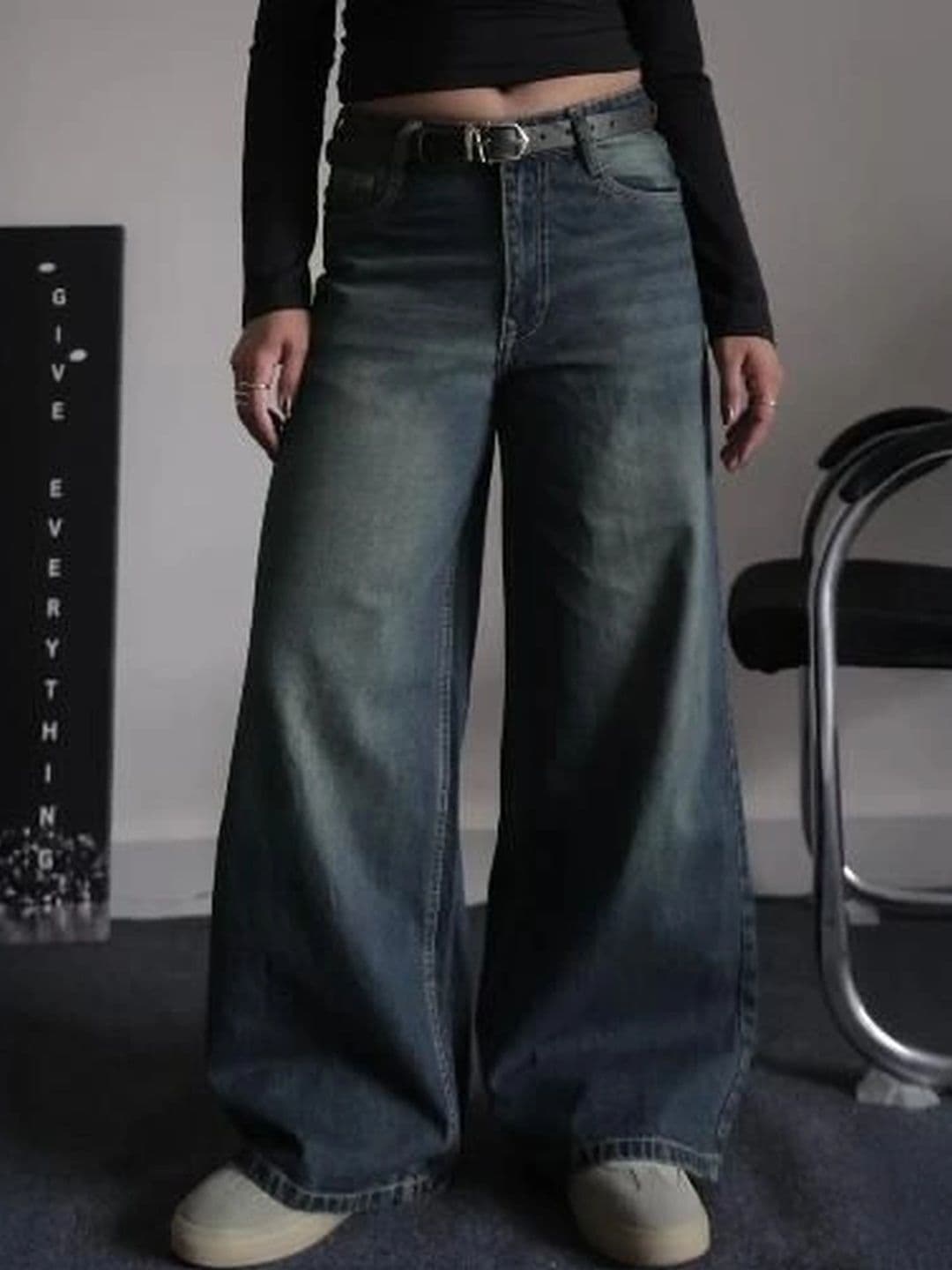 ESLITA Women High-Rise Light Fade Jeans thumbnail 4