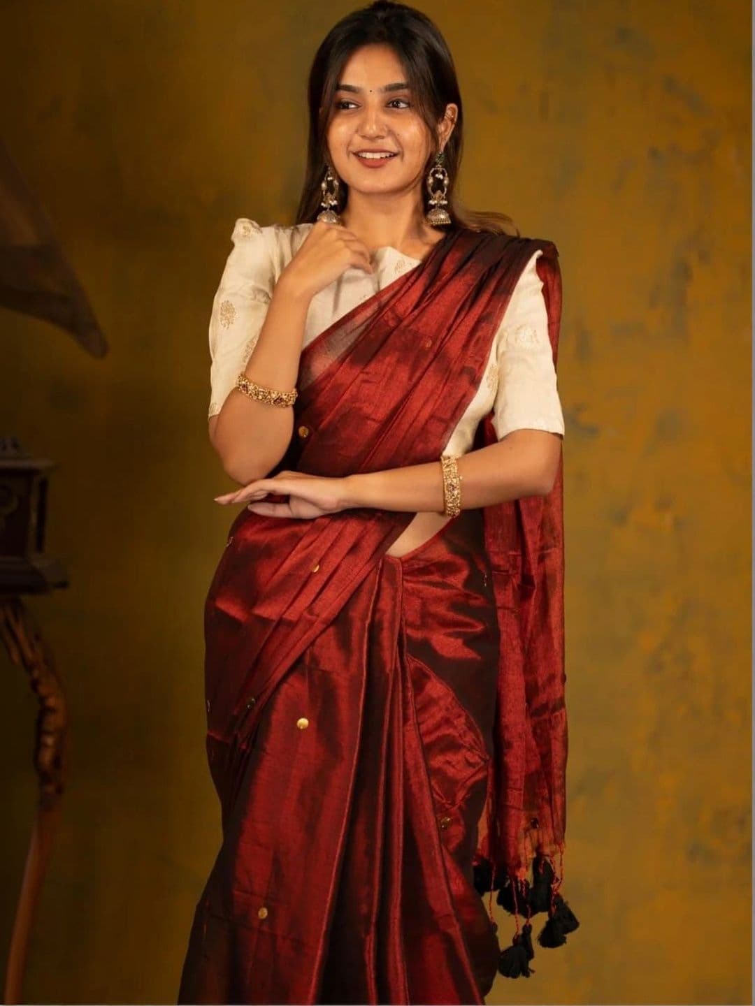 Sangria Ethnic Motifs Sequinned Tissue Chanderi Saree thumbnail 3