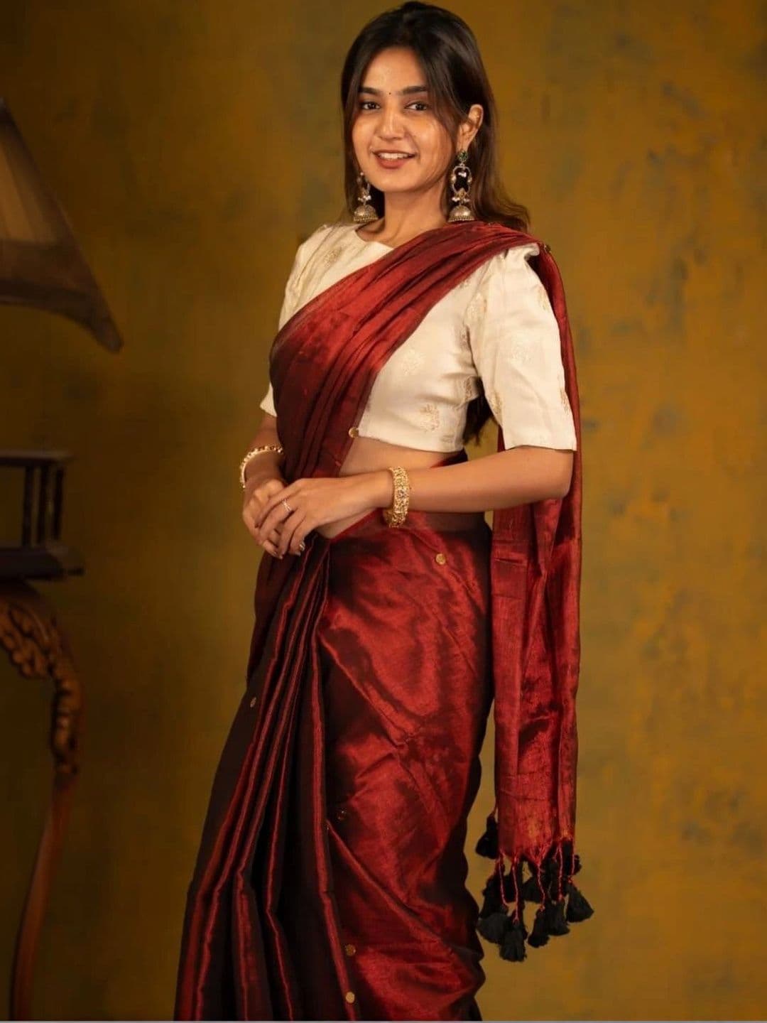 Sangria Ethnic Motifs Sequinned Tissue Chanderi Saree thumbnail 2