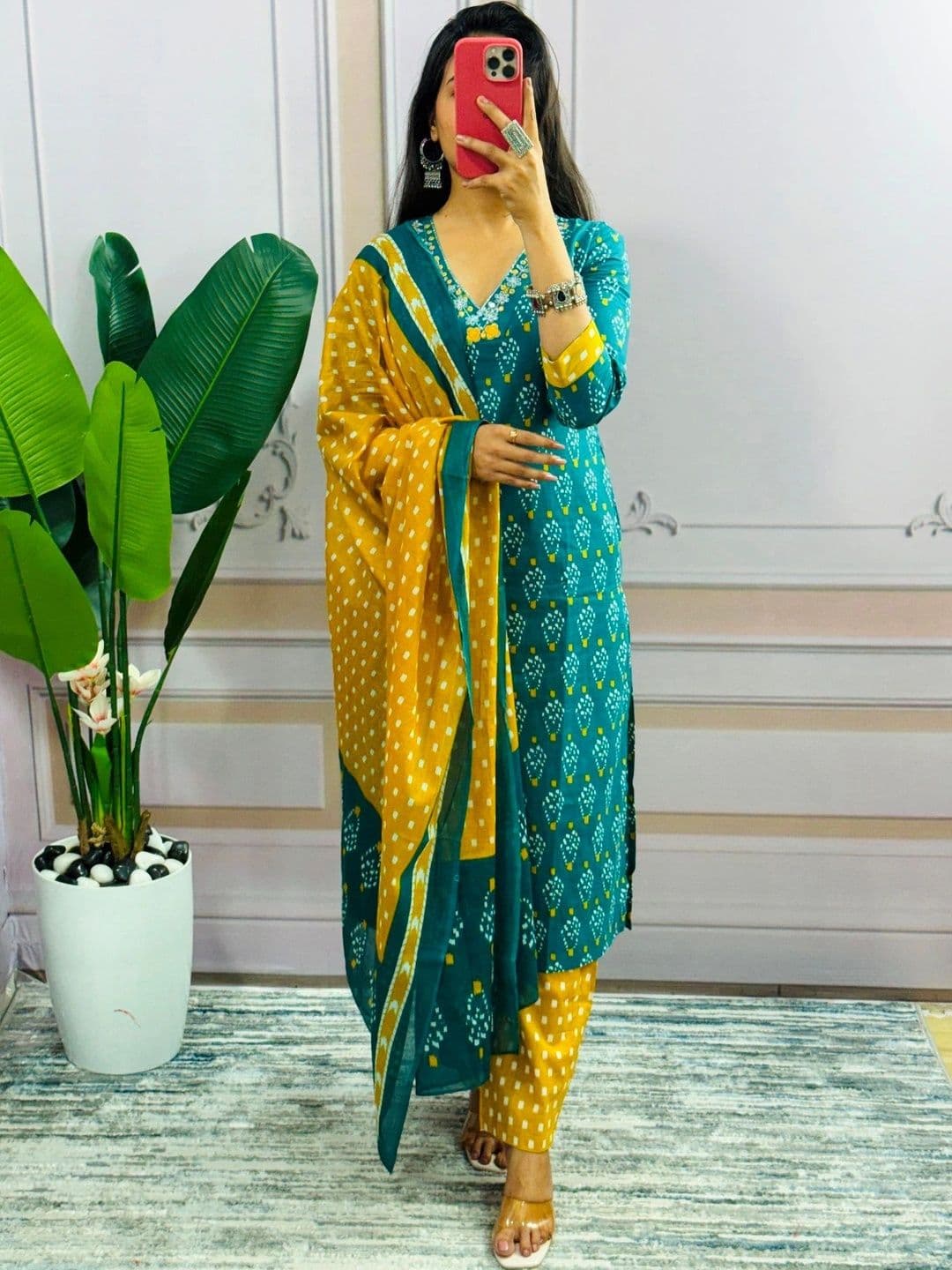 SRF KURTI HUB Women Ethnic Motifs Printed Regular Thread Work Kurta with Trousers & With Dupatta thumbnail 3
