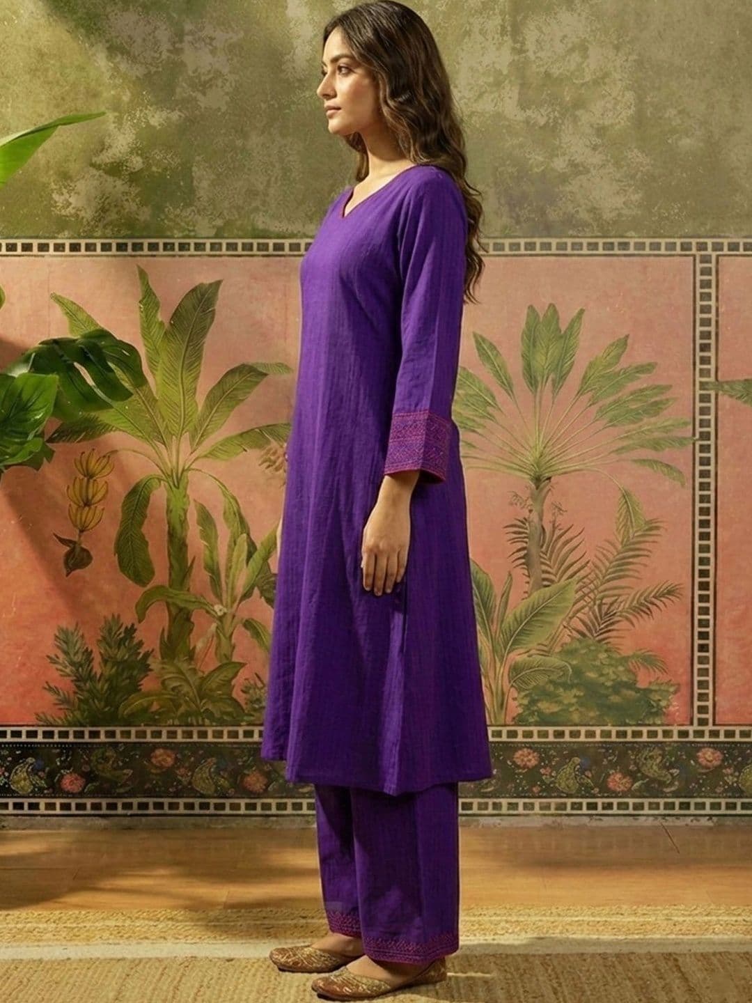 CHHAAP Women Regular Thread Work Kurta with Palazzos thumbnail 4