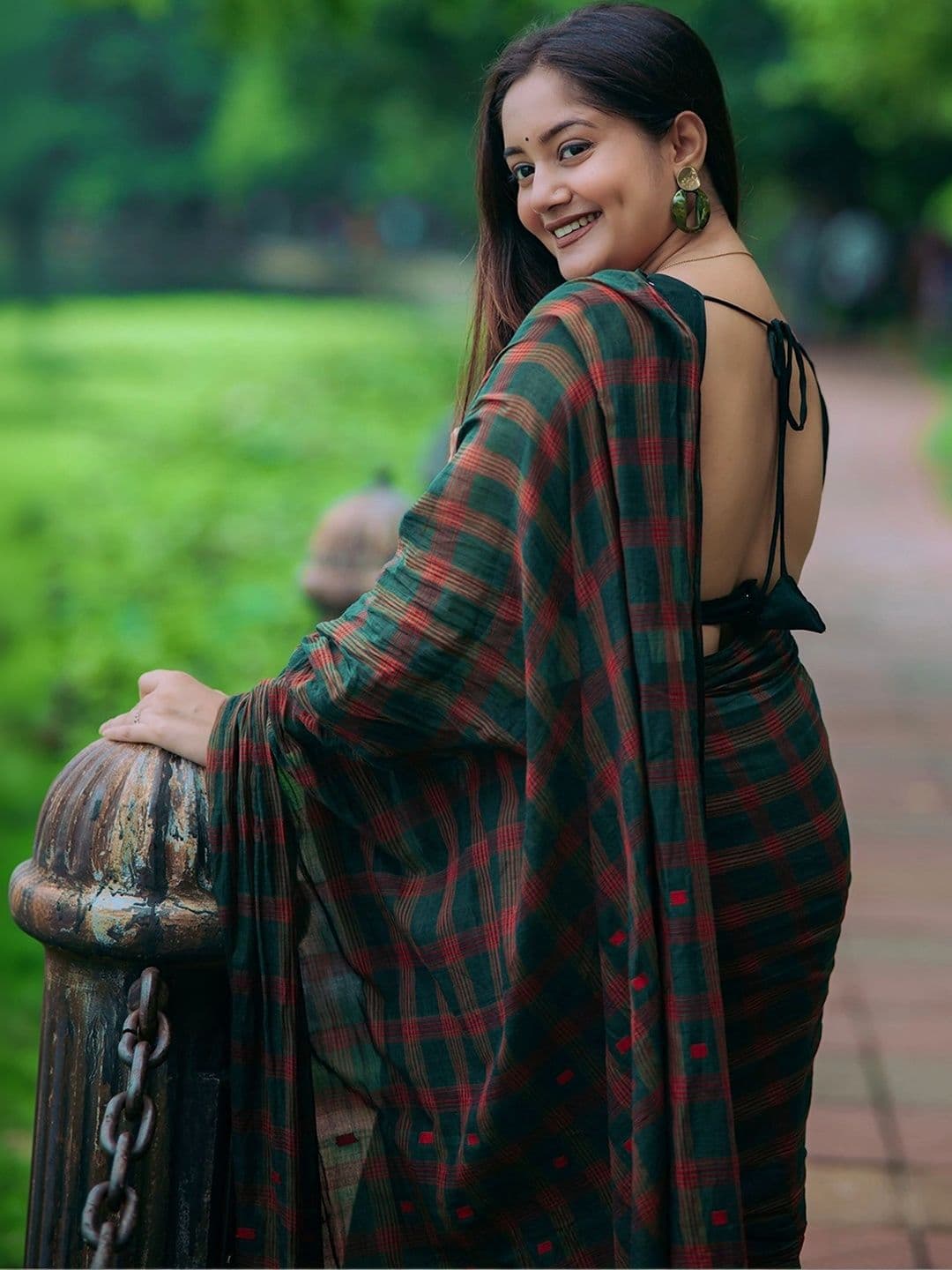 KALINI Checked Pure Cotton Saree thumbnail 2