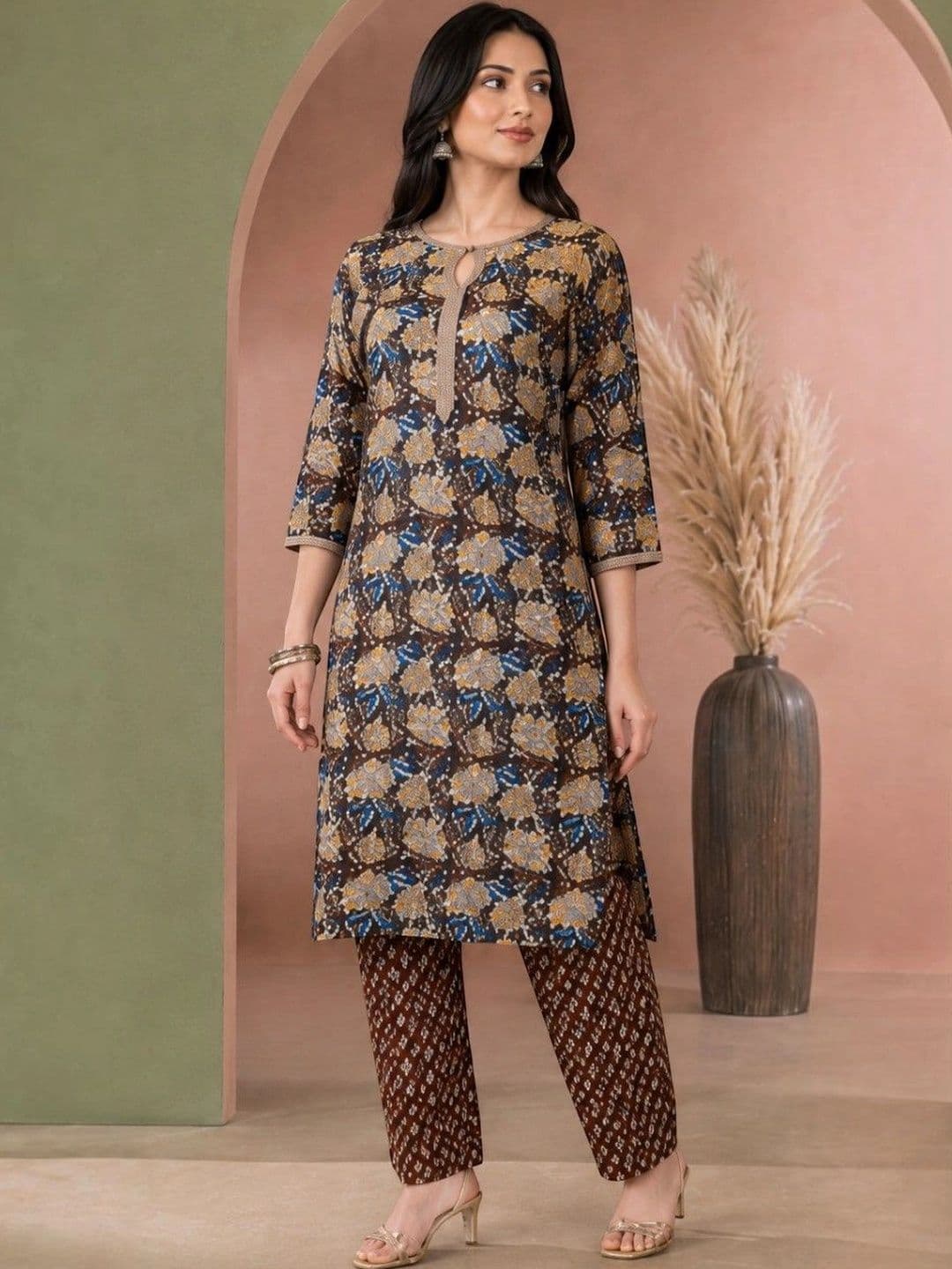 EELIKA Women Floral Printed Regular Pure Cotton Kurta with Trousers & With Dupatta thumbnail 7