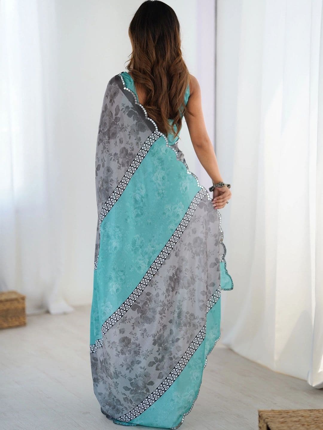 Mitera Floral Sequinned Silk Blend Saree thumbnail 4