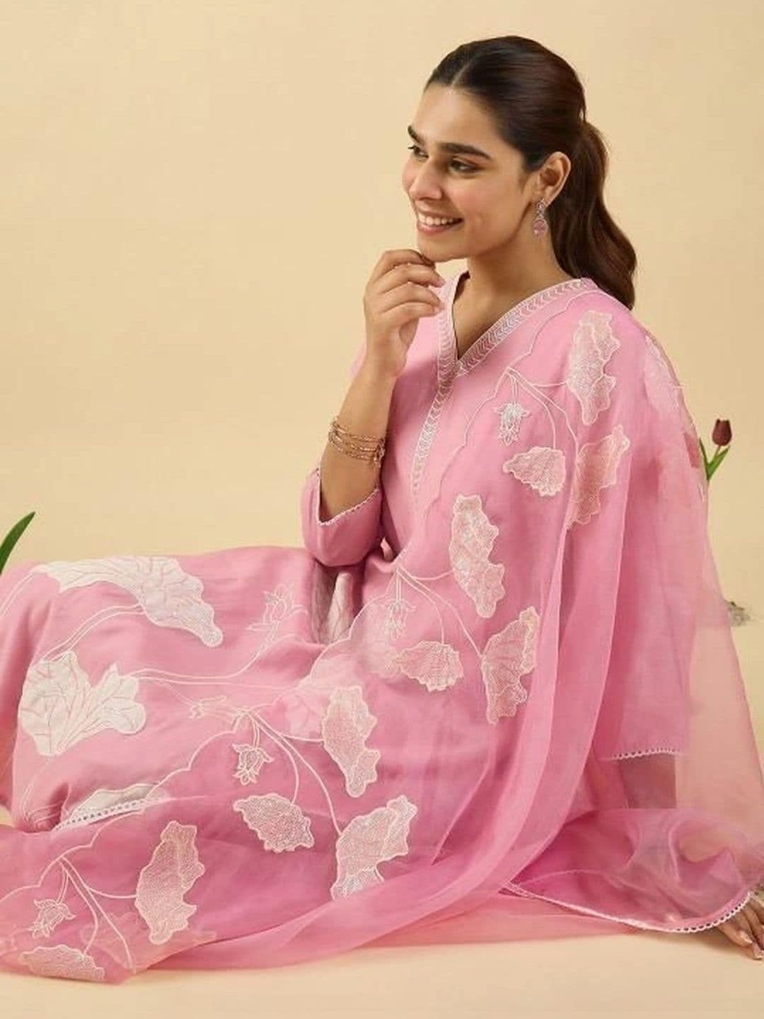ZOEMIRA Women Floral Embroidered Regular Thread Work Kurta with Trousers & With Dupatta thumbnail 3
