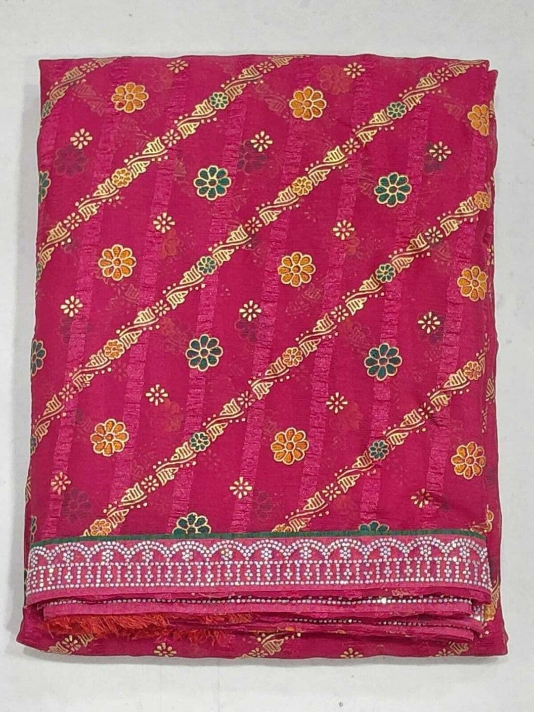 PRANU TRENDS Floral Embroidered Poly Georgette Saree thumbnail 2