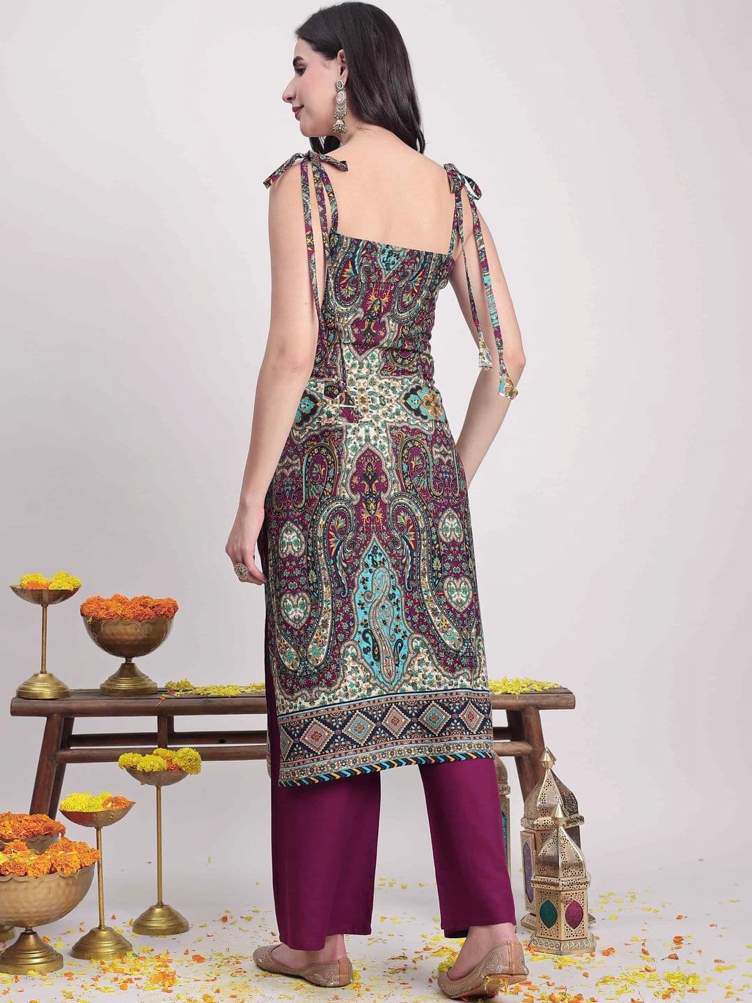 TextileNow Women Paisley Printed Regular Kurta with Palazzos thumbnail 3