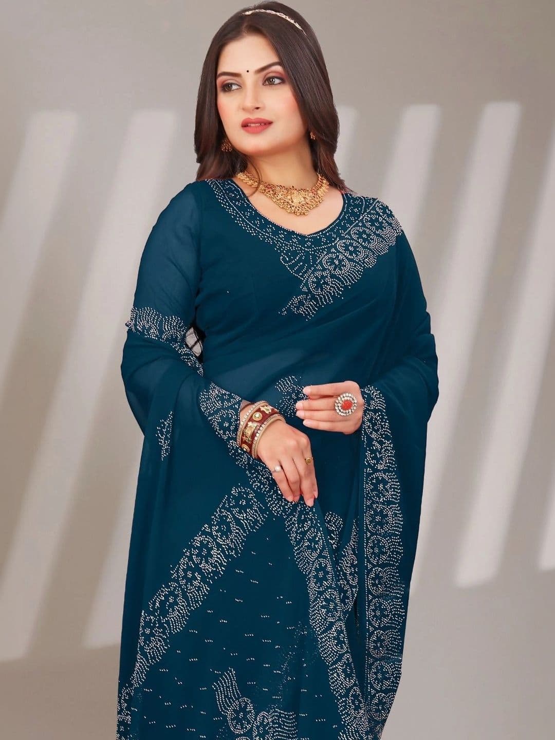 Textile Mantra Textile women Mantra Embellished Poly Chiffon Saree thumbnail 3