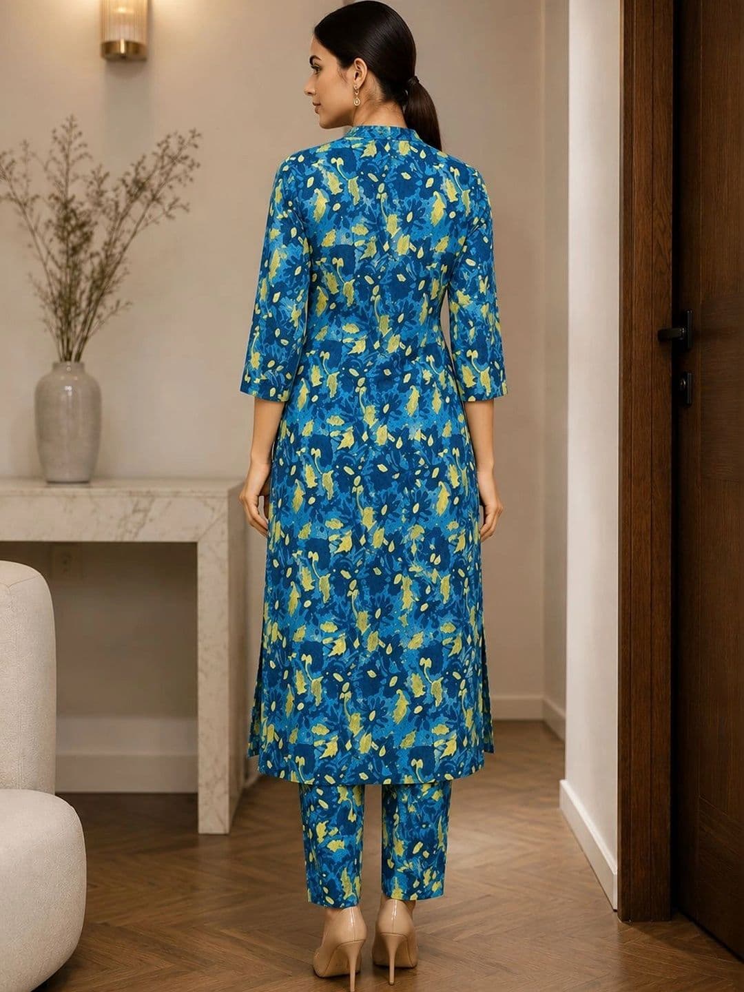 Bunai Women Printed Regular Kurta with Trousers thumbnail 5