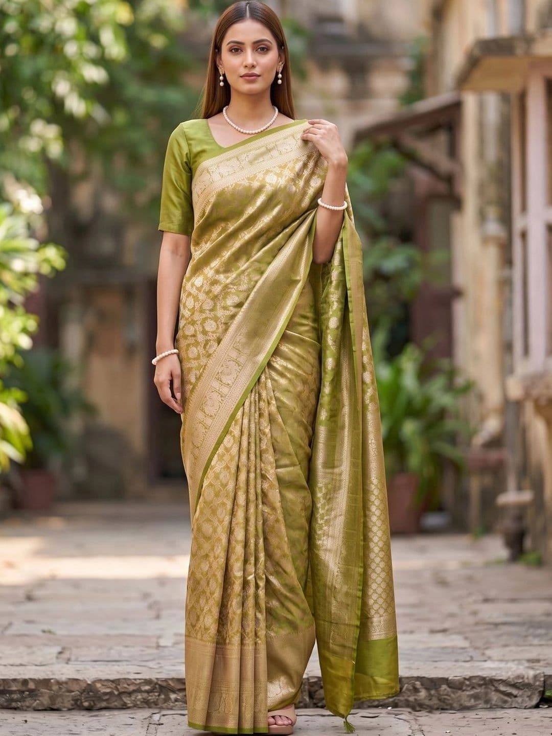 SOURAGYA Floral Zari Silk Blend Banarasi Saree - view 1