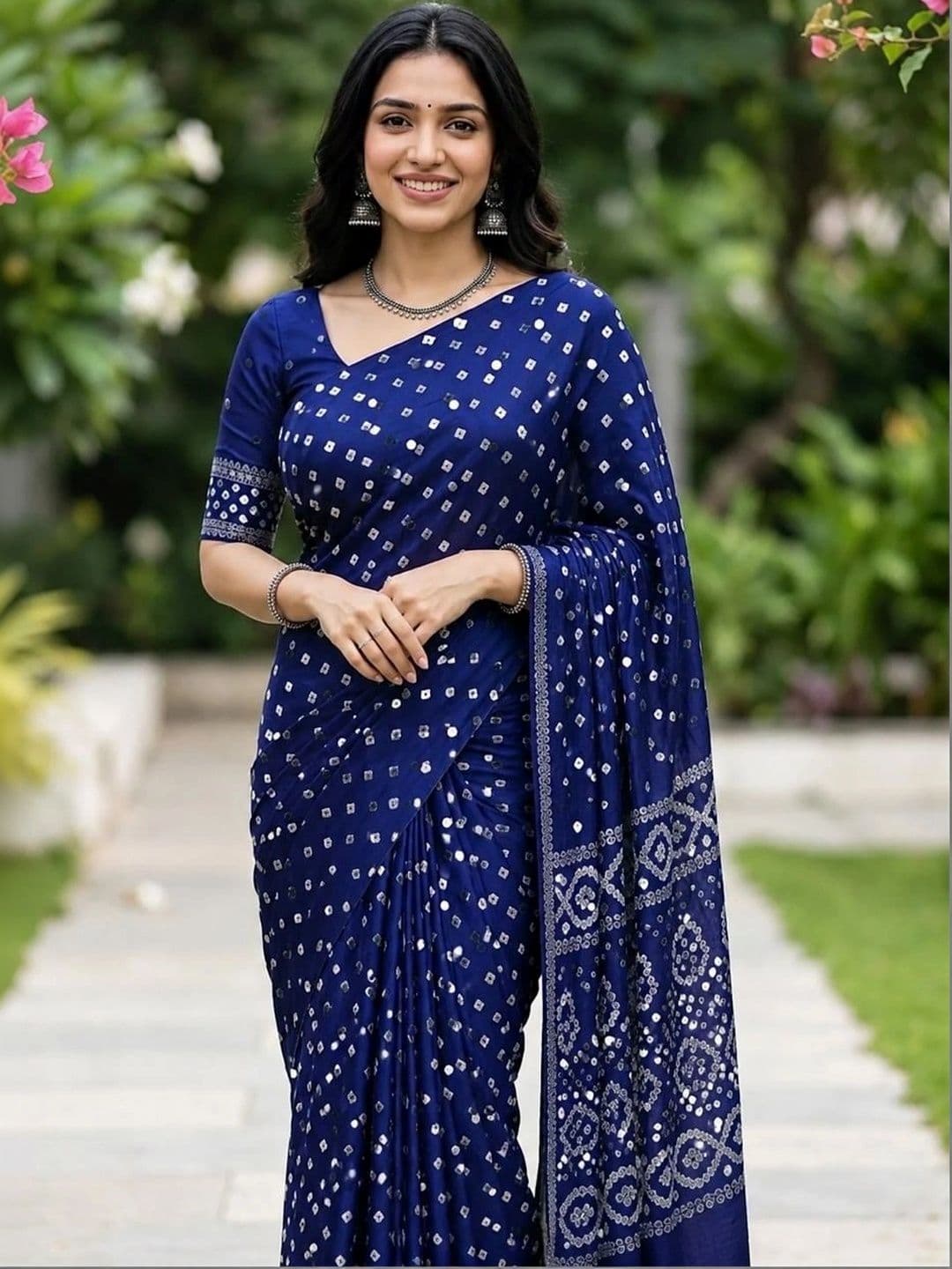 VAMIKA FASHION Embellished Saree thumbnail 6