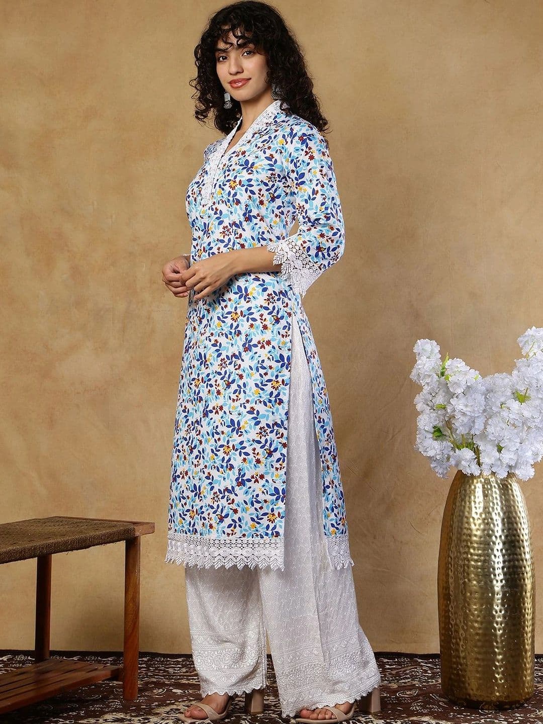KALINI Women Floral Printed Floral Kurta thumbnail 6