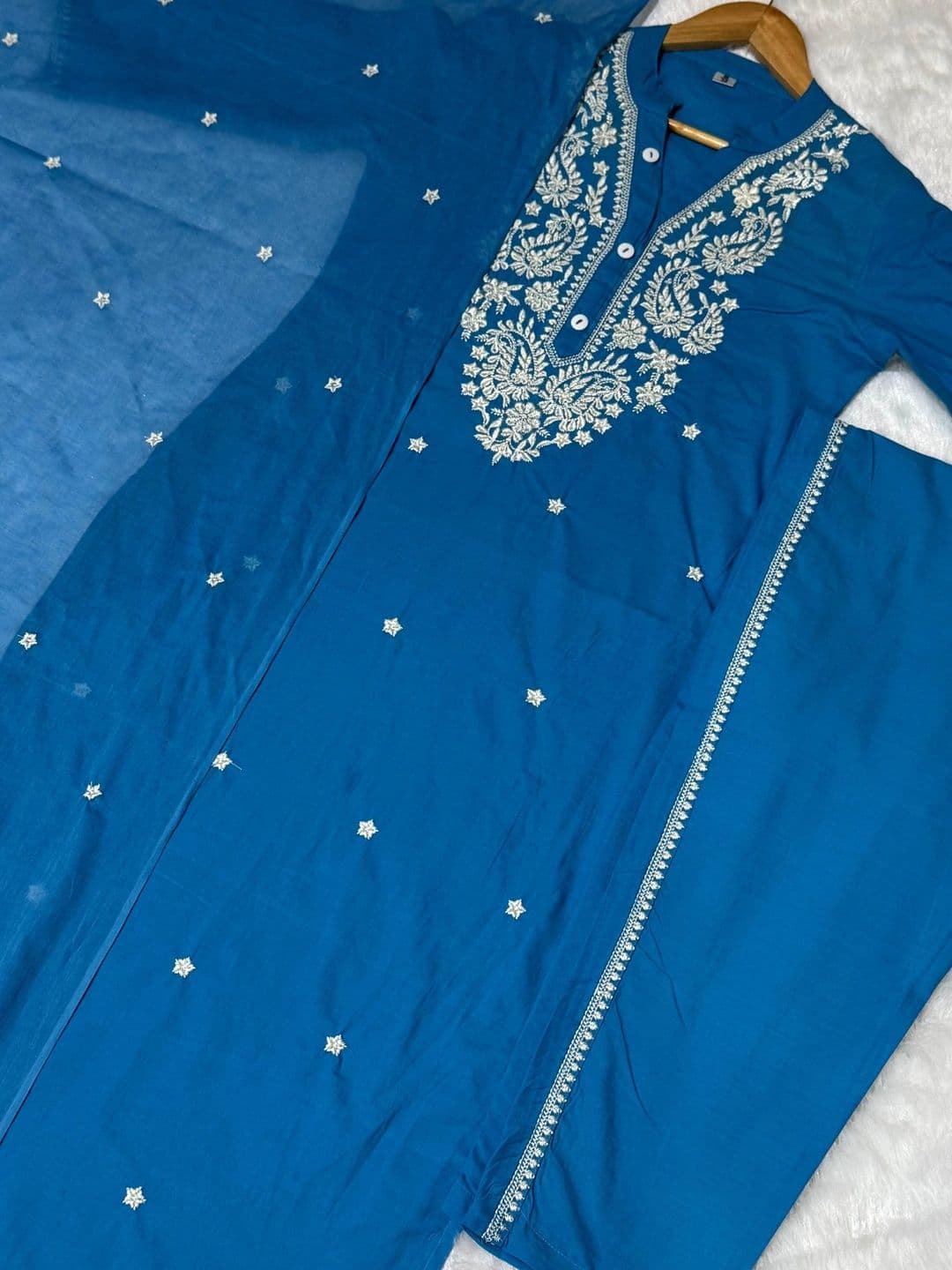 SRF KURTI HUB Women Ethnic Motifs Embroidered Regular Thread Work Kurta with Trousers & With Dupatta thumbnail 3