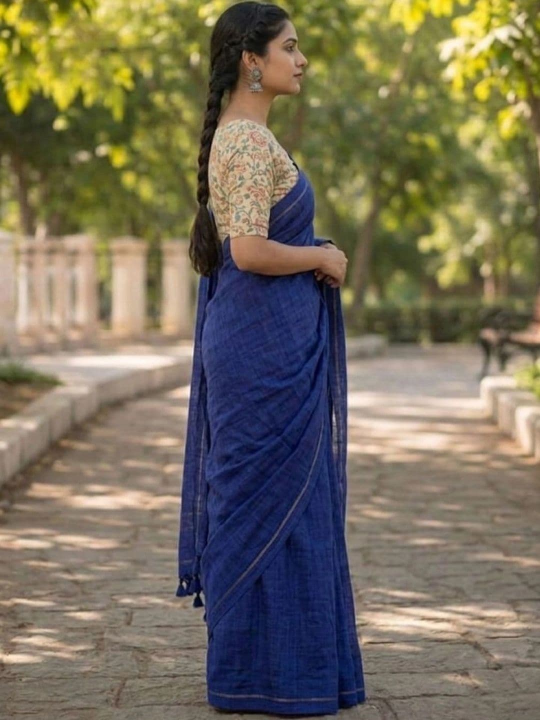 Devmora Pure Cotton Saree thumbnail 4