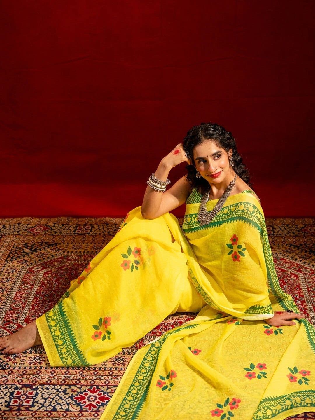 Satrani Floral Printed Pure Linen Saree with Green Border and Blouse Piece thumbnail 3