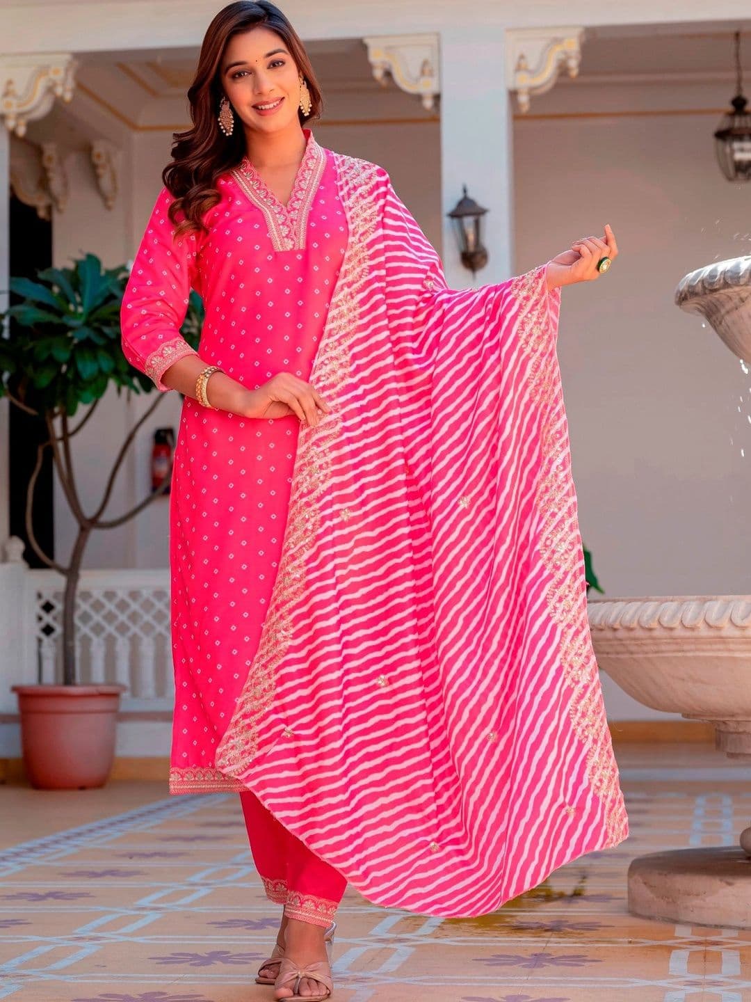 SRF KURTI HUB Women Ethnic Motifs Printed Regular Thread Work Kurta with Trousers & With Dupatta thumbnail 5