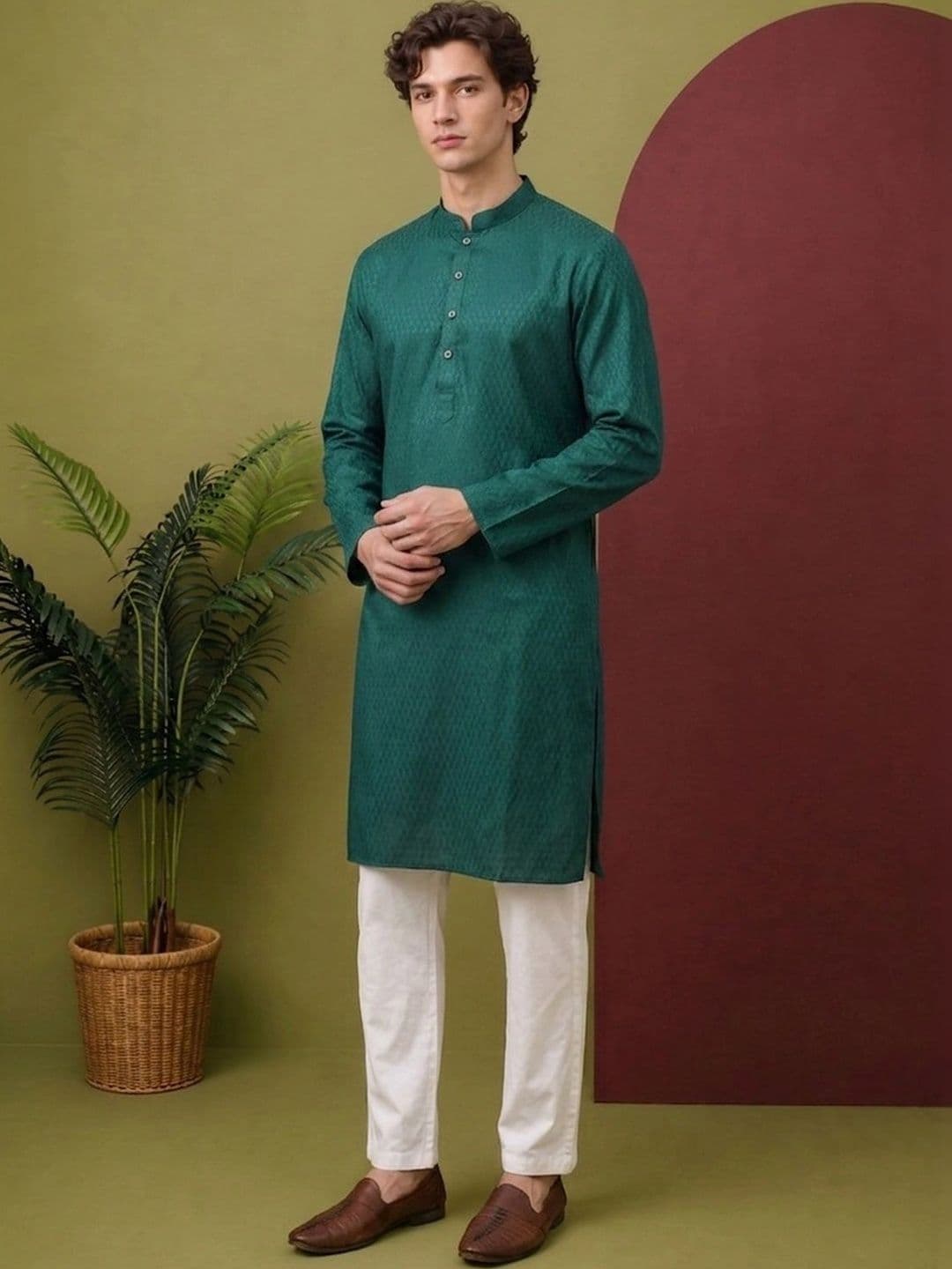 SOURAGYA Men Kurta thumbnail 2