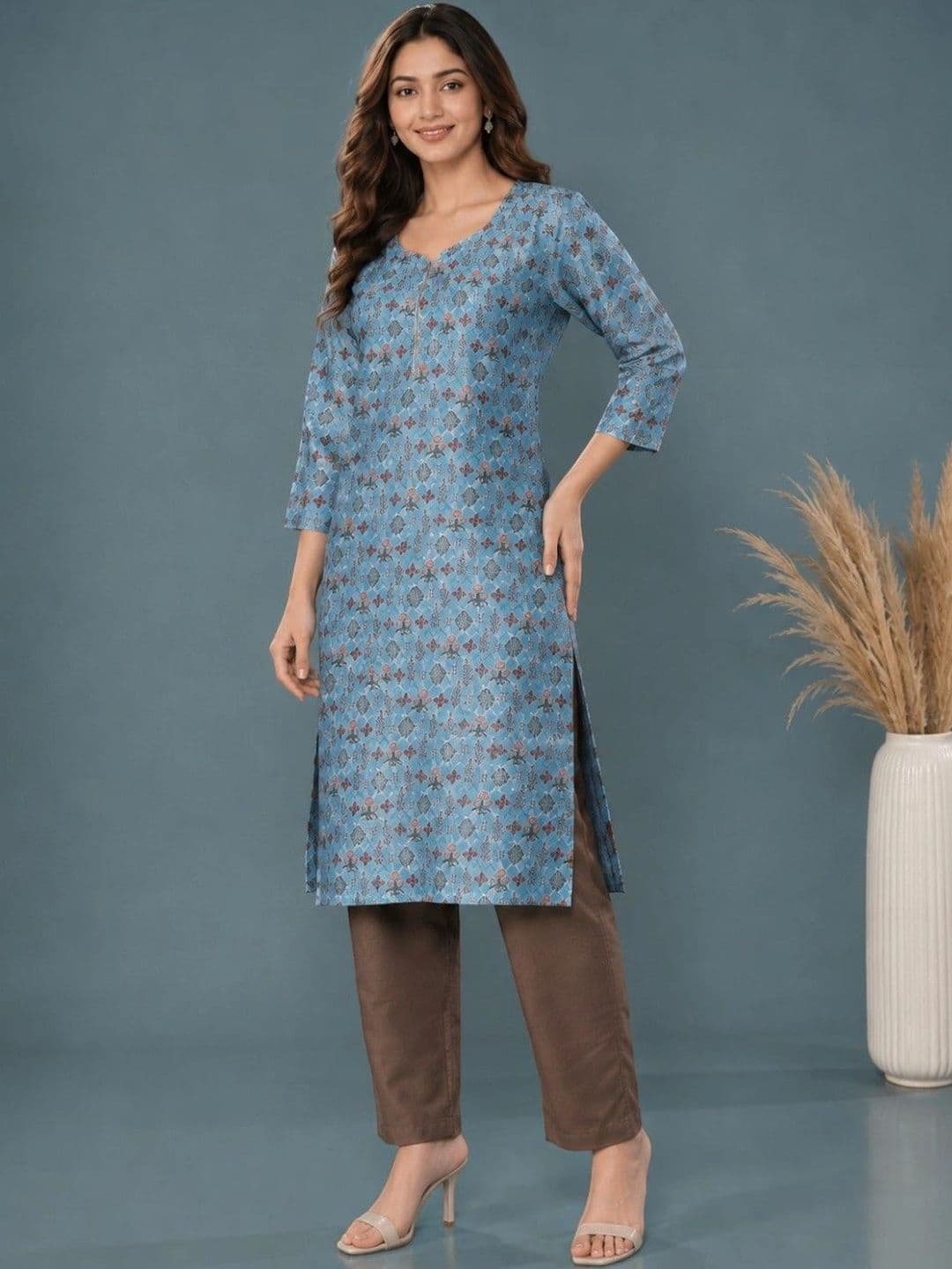 EELIKA Women Ethnic Motifs Printed Satin Straight Kurta with Trousers thumbnail 4