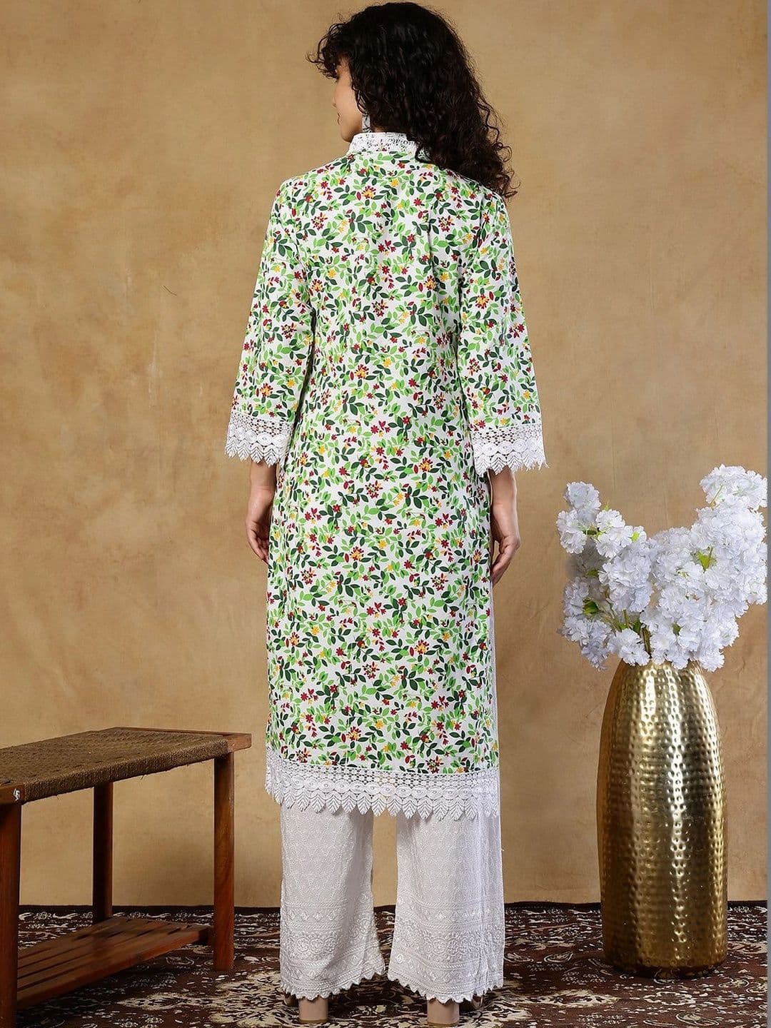 KALINI Women Floral Printed Floral Kurta thumbnail 2