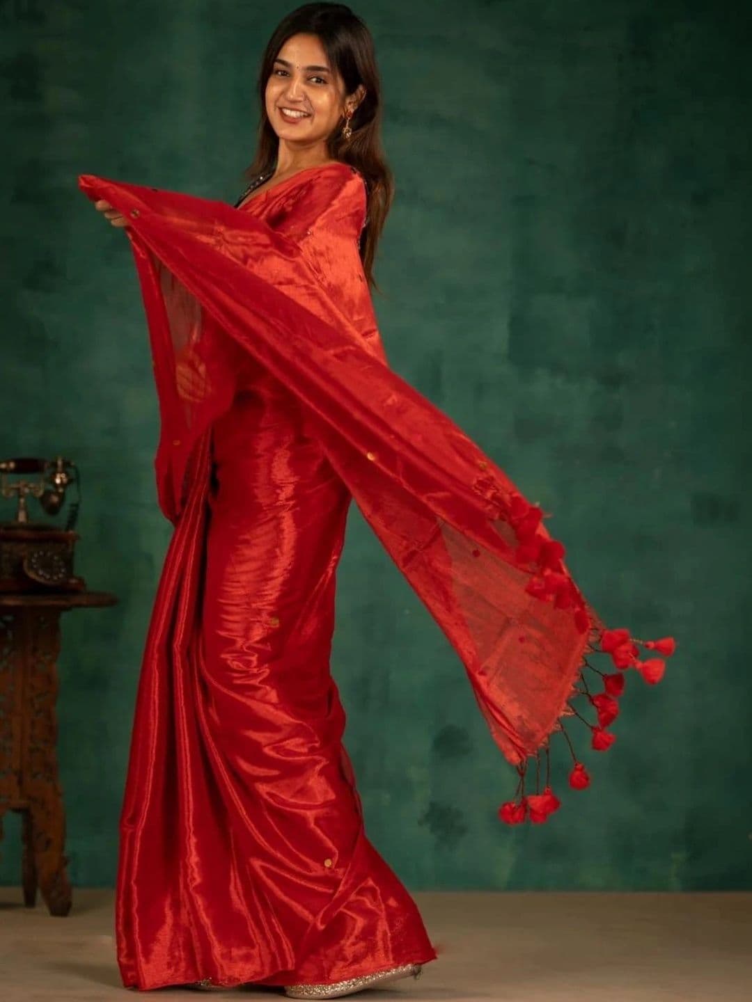 Sangria Ethnic Motifs Embroidered Tissue Chanderi Saree thumbnail 7
