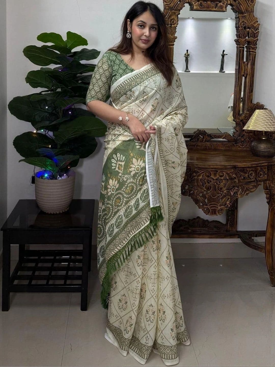 Swaraas Pure Linen Saree thumbnail 5