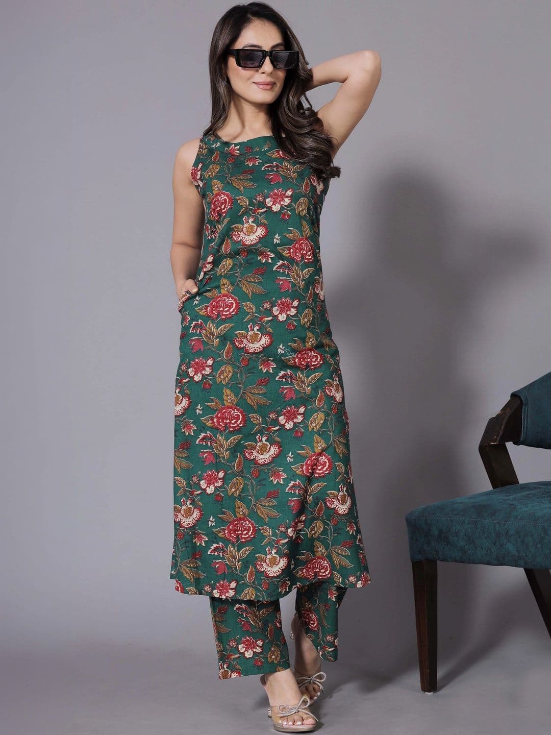 all about you Women Floral Printed Regular Kurta with Trousers thumbnail 2