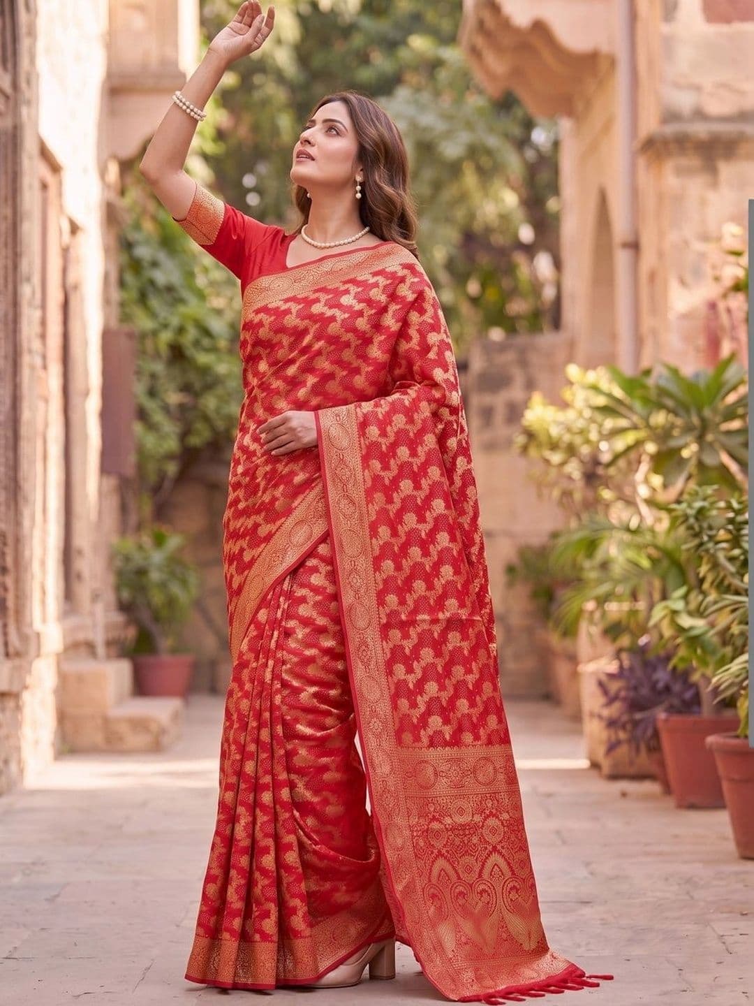 SOURAGYA Leheriya Zari Banarasi Saree thumbnail 3