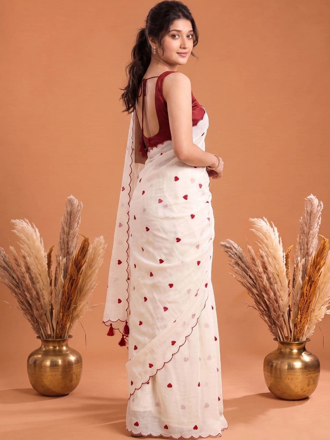 Mitera Embroidered Pure Cotton Saree thumbnail 2