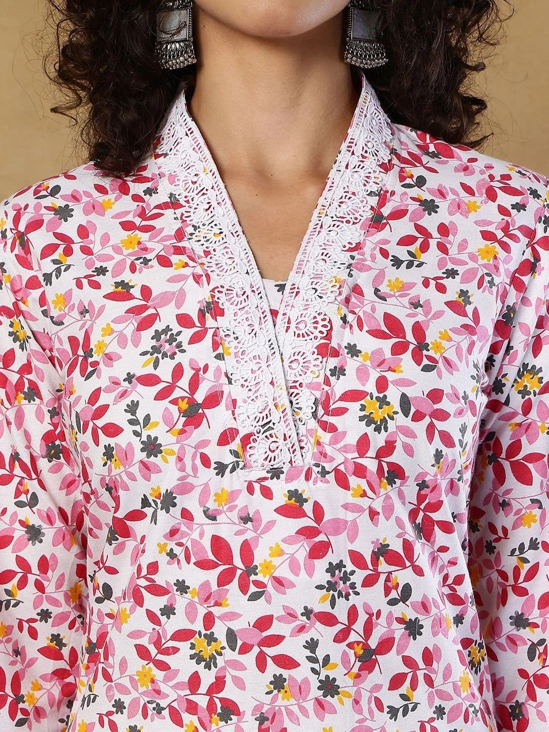 KALINI Women Floral Printed Floral Kurta thumbnail 3