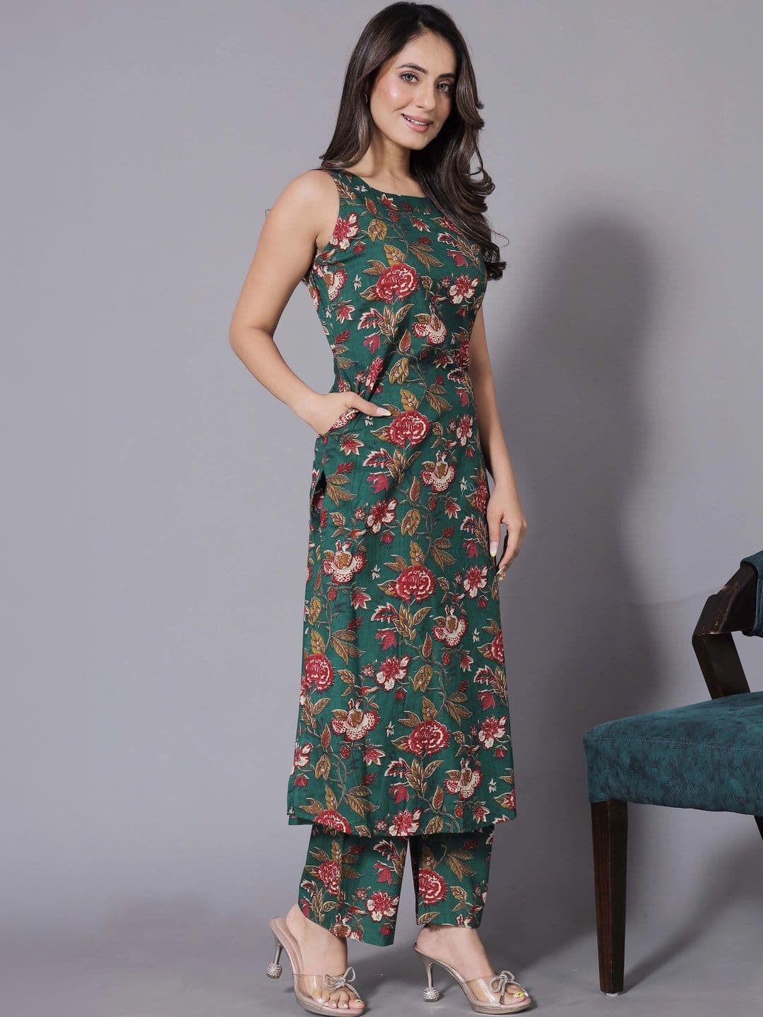 all about you Women Floral Printed Regular Kurta with Trousers thumbnail 6