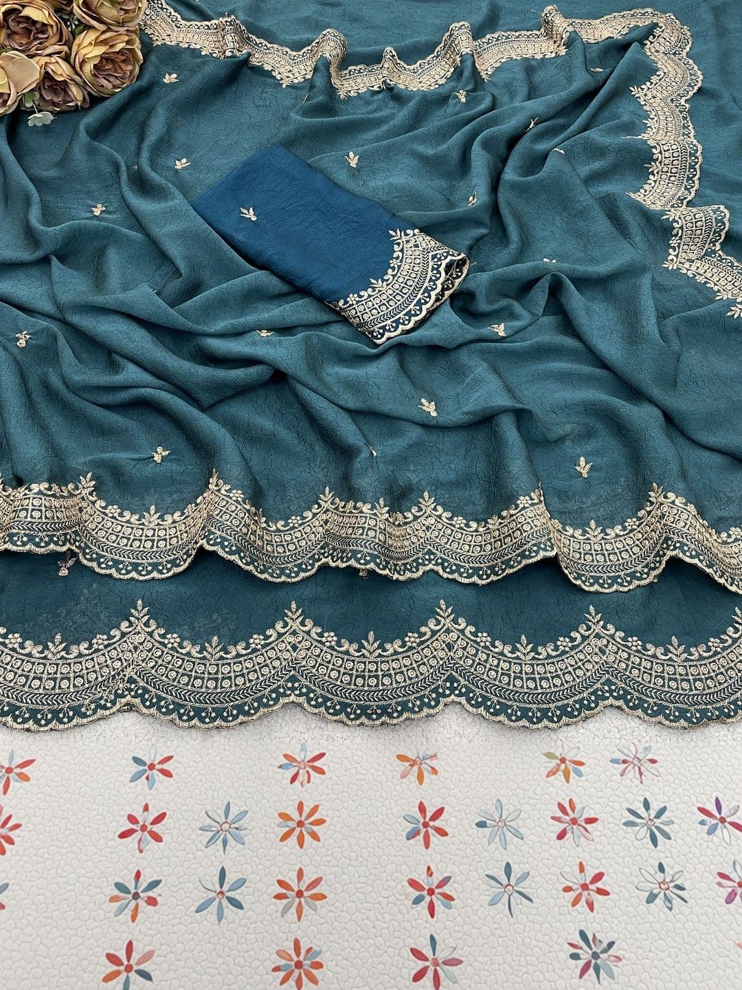 Saanvi Ethnic Motifs Embroidered Poly Georgette Saree thumbnail 4