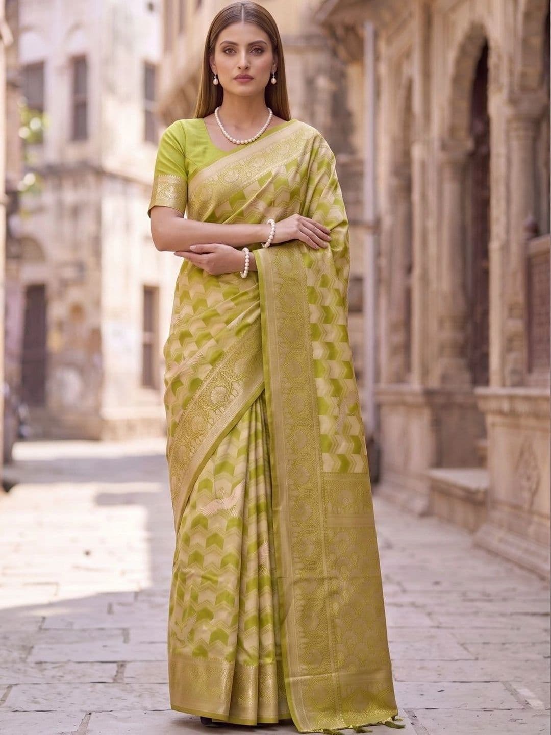 SOURAGYA Woven Design Zari Silk Blend Banarasi Saree - view 1