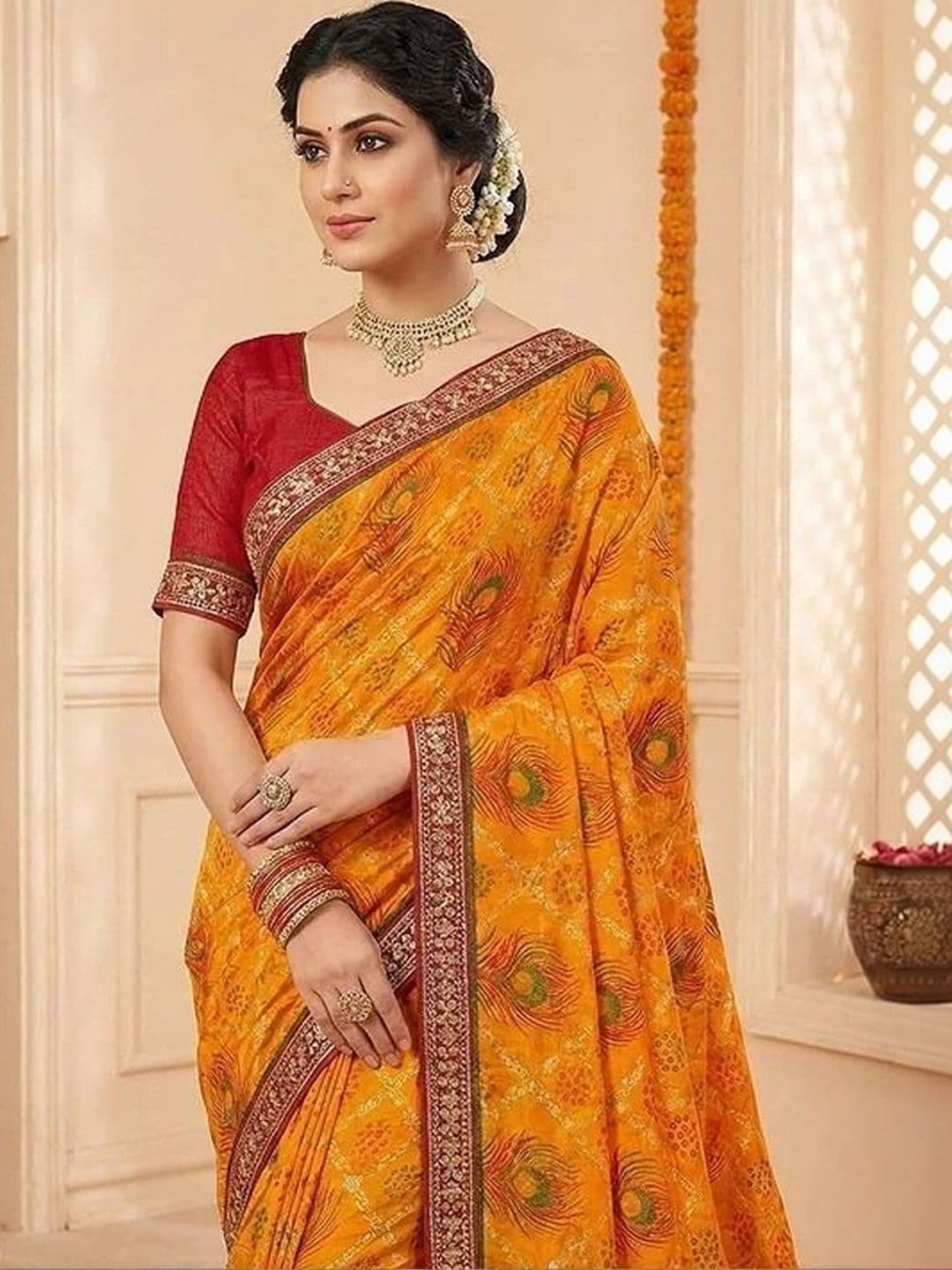 PRANU TRENDS Poly Georgette Saree thumbnail 2