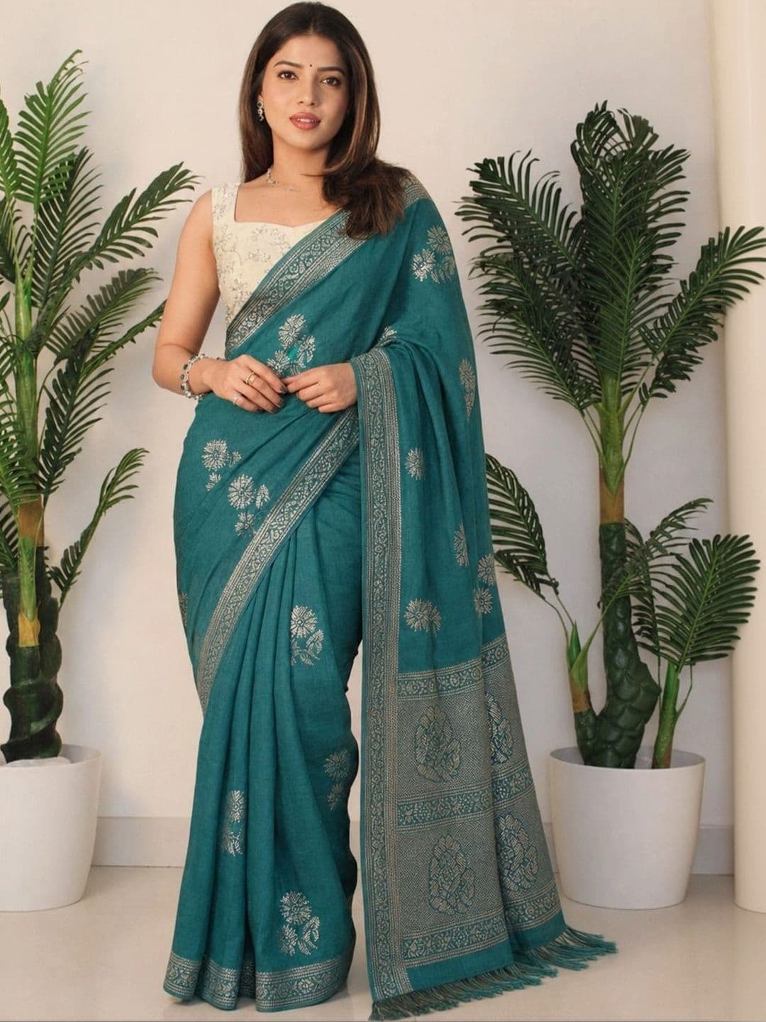 SANJANA  SILK SANJANA SILK Woven Design Zari Silk Blend Saree - view 1