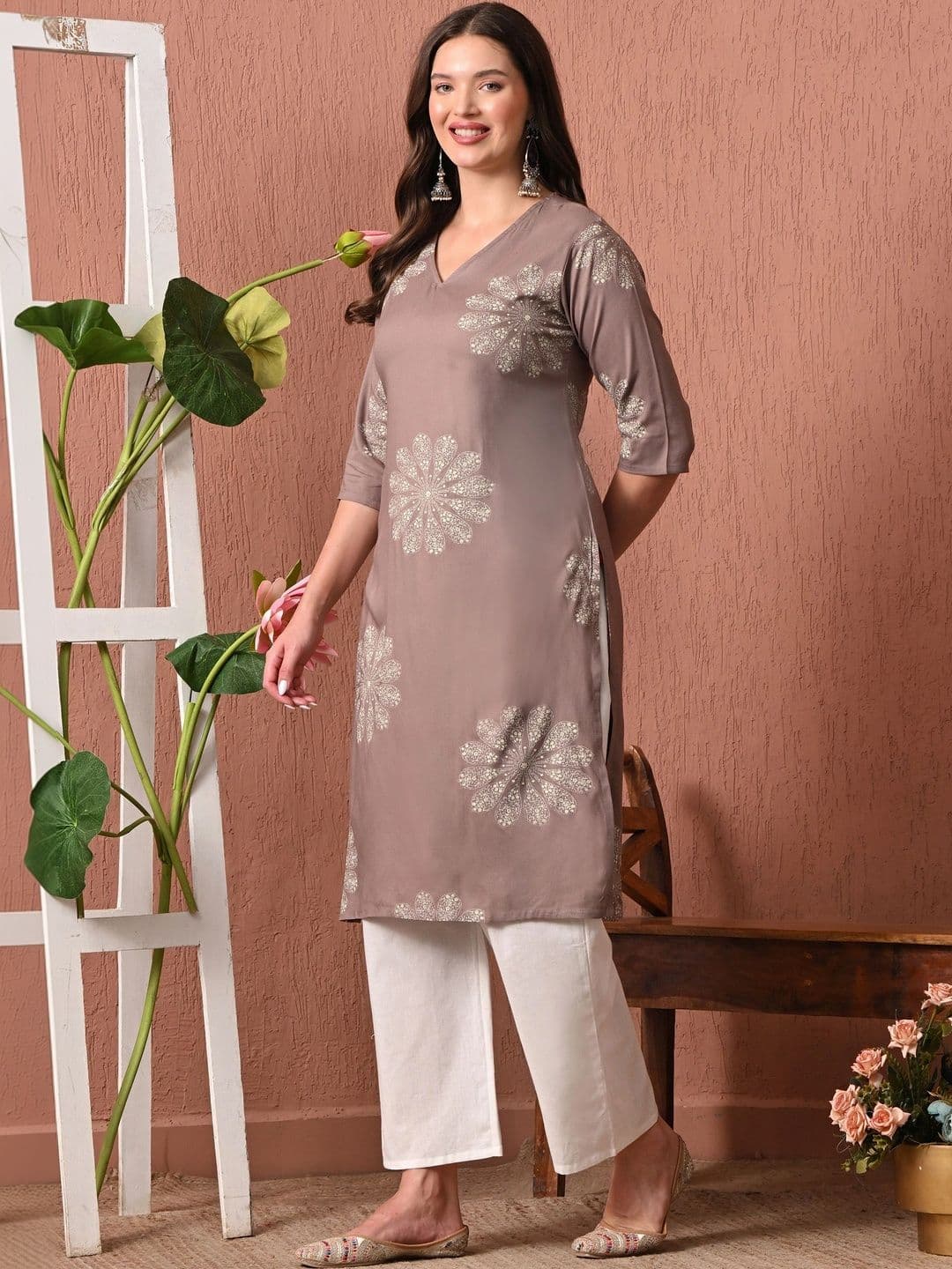HERE&NOW Women Embellished Thread Work Kurta thumbnail 2