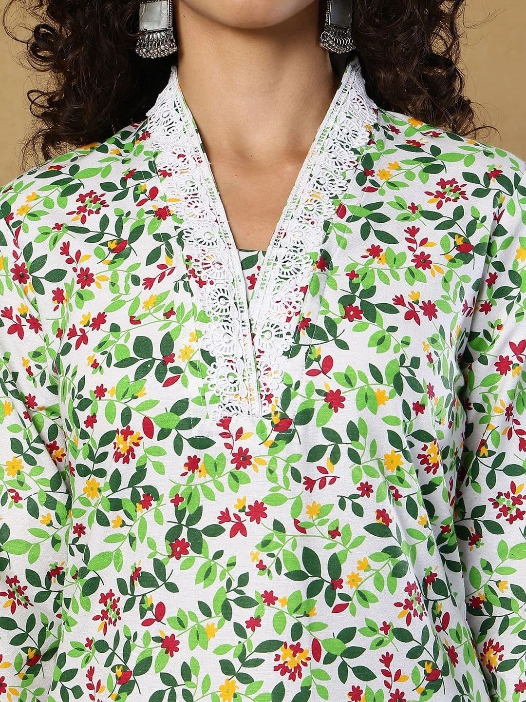 KALINI Women Floral Printed Floral Kurta thumbnail 4