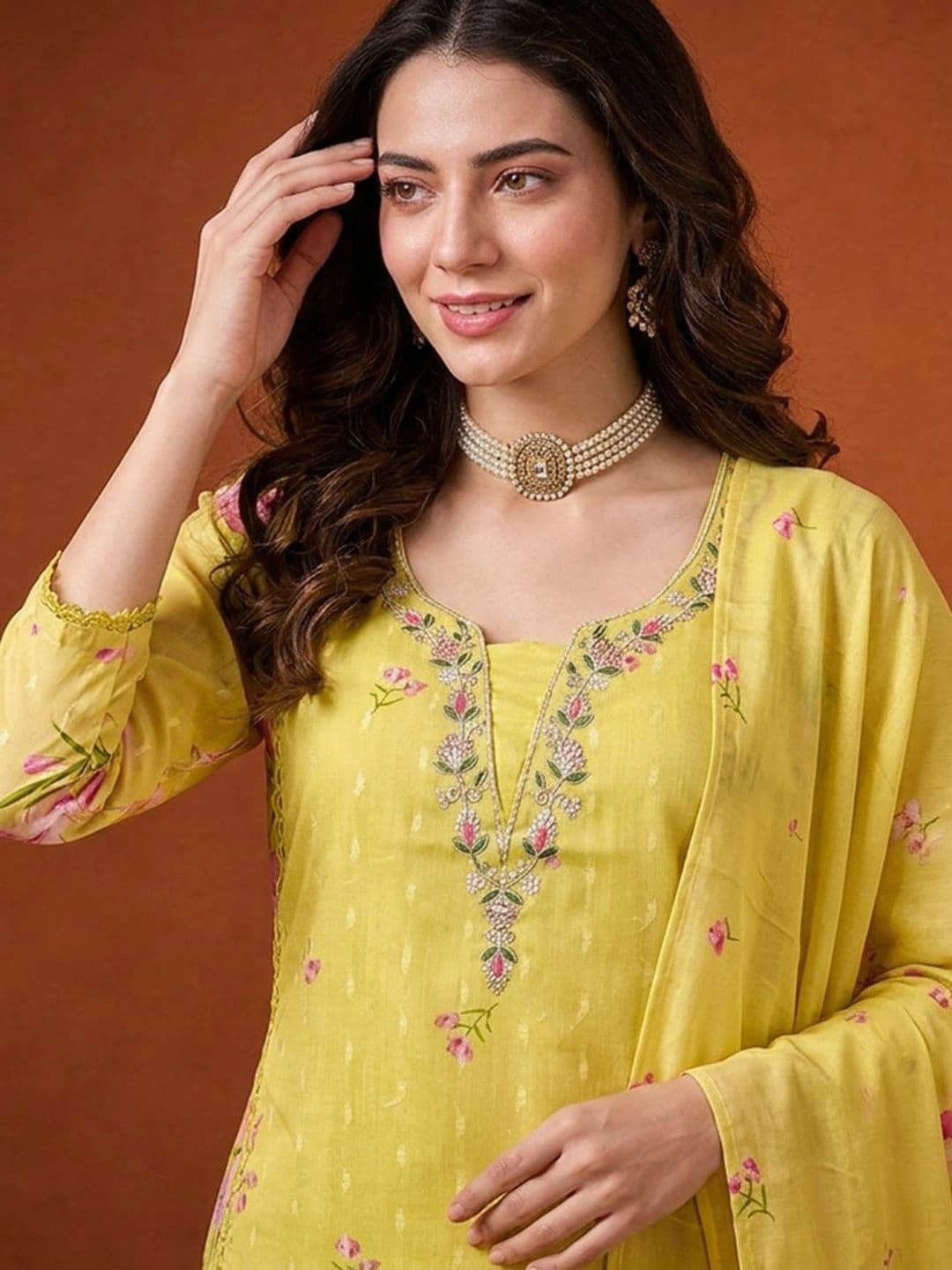 SAINOOR Women Floral Embroidered Regular Thread Work Kurta with Patiala & With Dupatta thumbnail 6