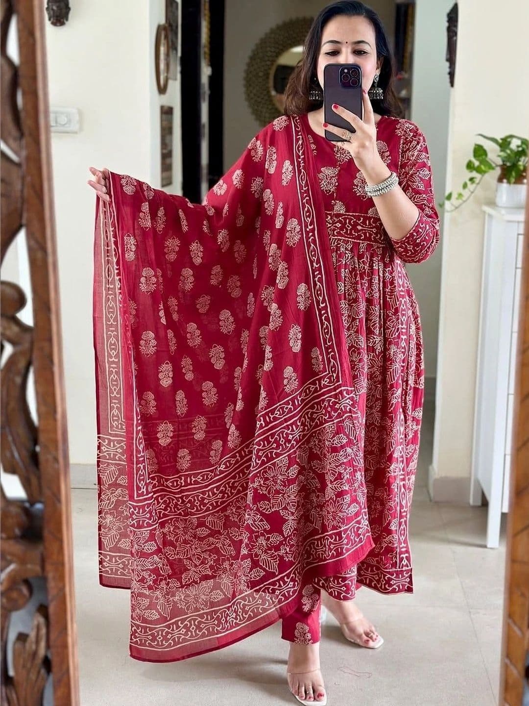 SRF KURTI HUB Women Ethnic Motifs Printed Empire Kurta with Trousers & With Dupatta thumbnail 2