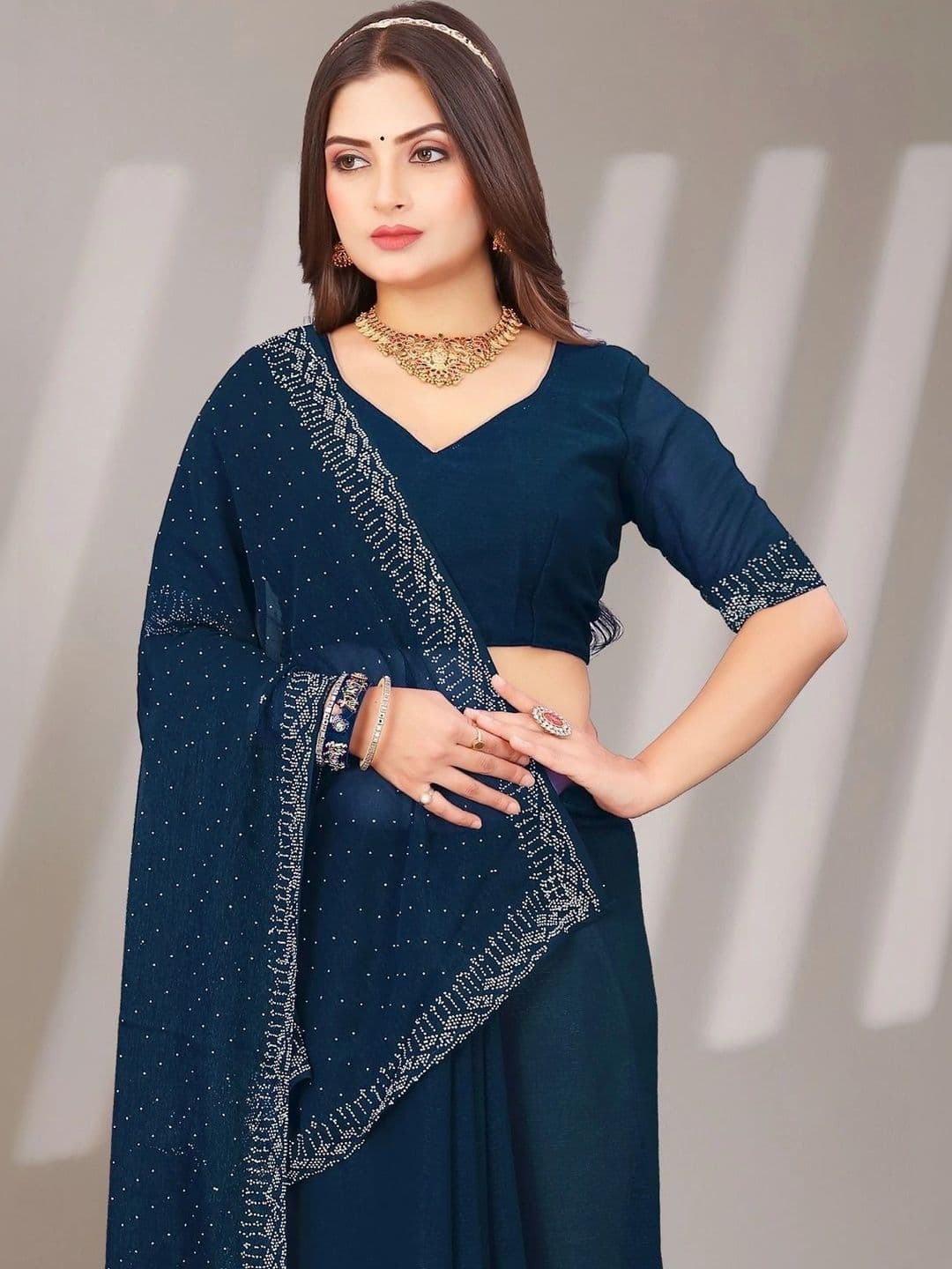 Fashion Mantra Embellished Beads and Stones Poly Chiffon Saree thumbnail 3