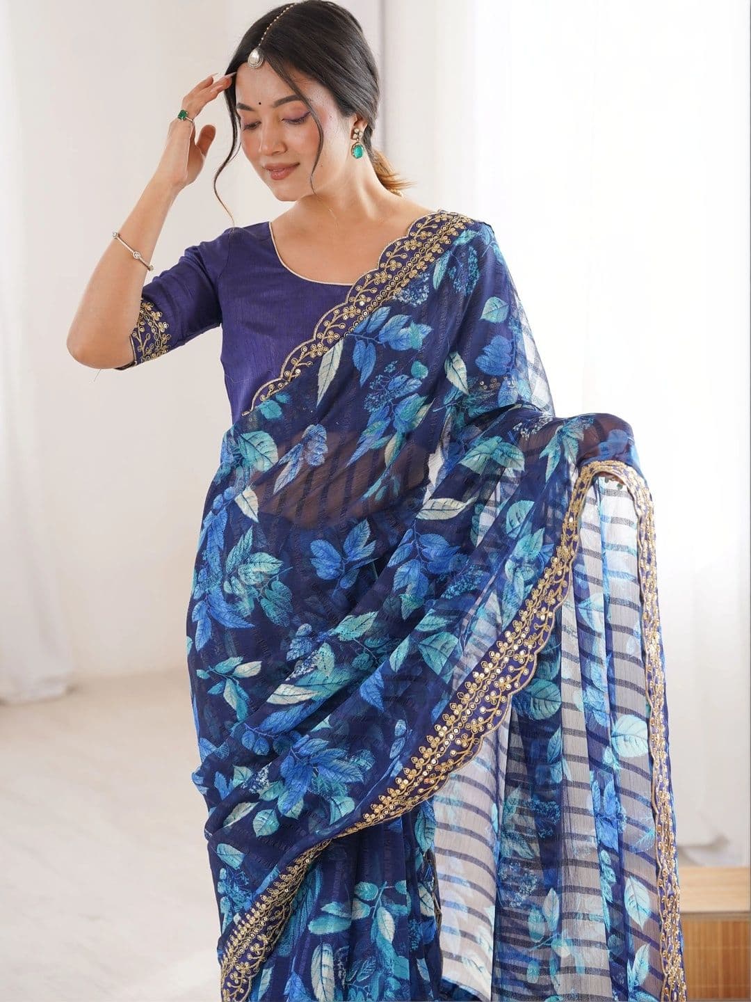 Mitera Floral Embroidered Pure Georgette Saree thumbnail 2