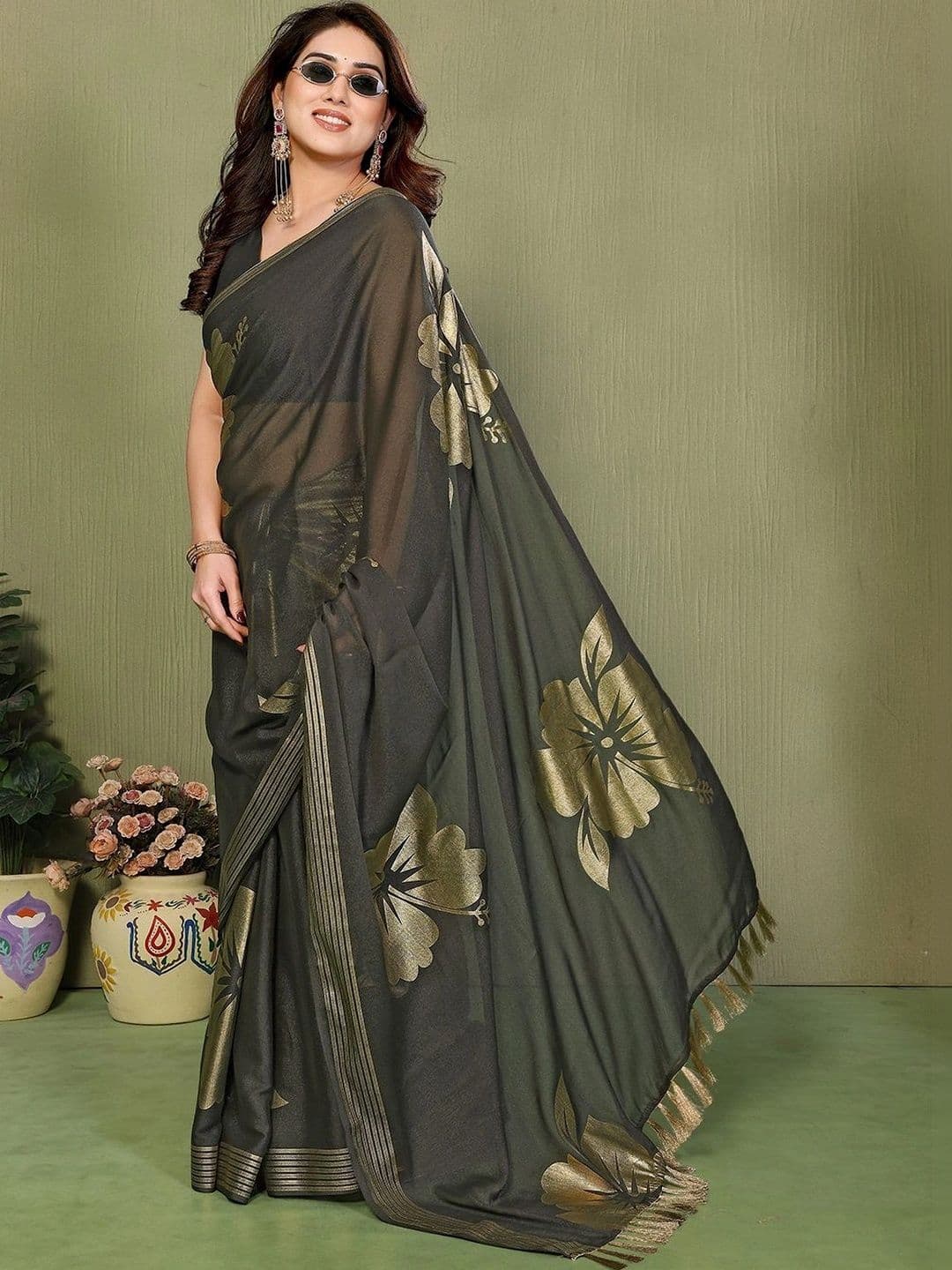 Urban Pallu Floral Pure Georgette Designer Saree - view 1