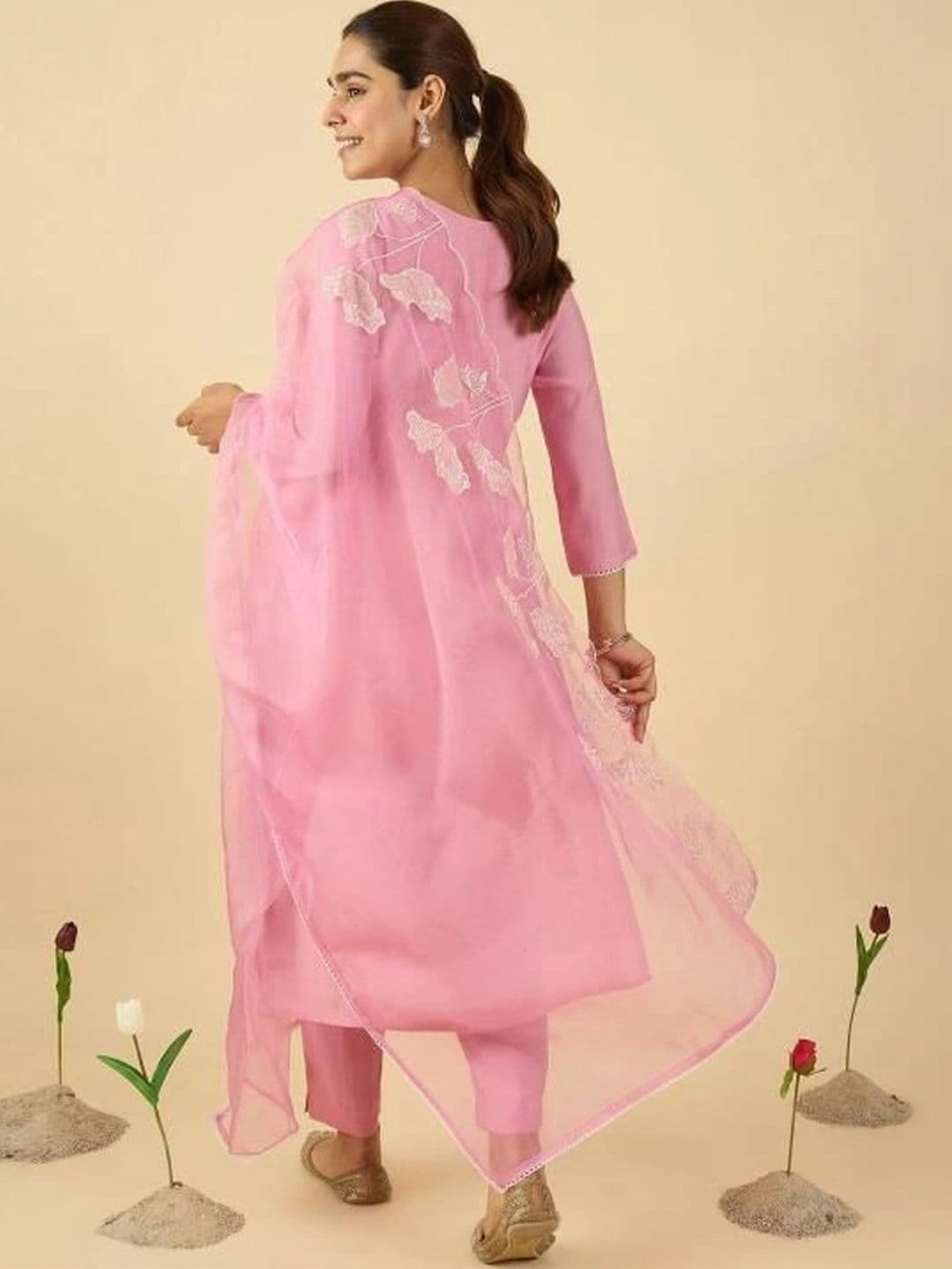 HAMSIKA Women Ethnic Motifs Embroidered Regular Thread Work Kurta with Trousers & With Dupatta thumbnail 7