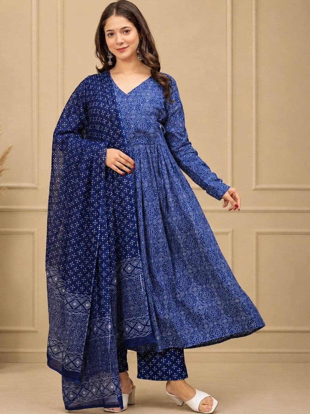 Chhipa Prints Women Leheriya Printed Angrakha Kurta with Trousers & With Dupatta thumbnail 5